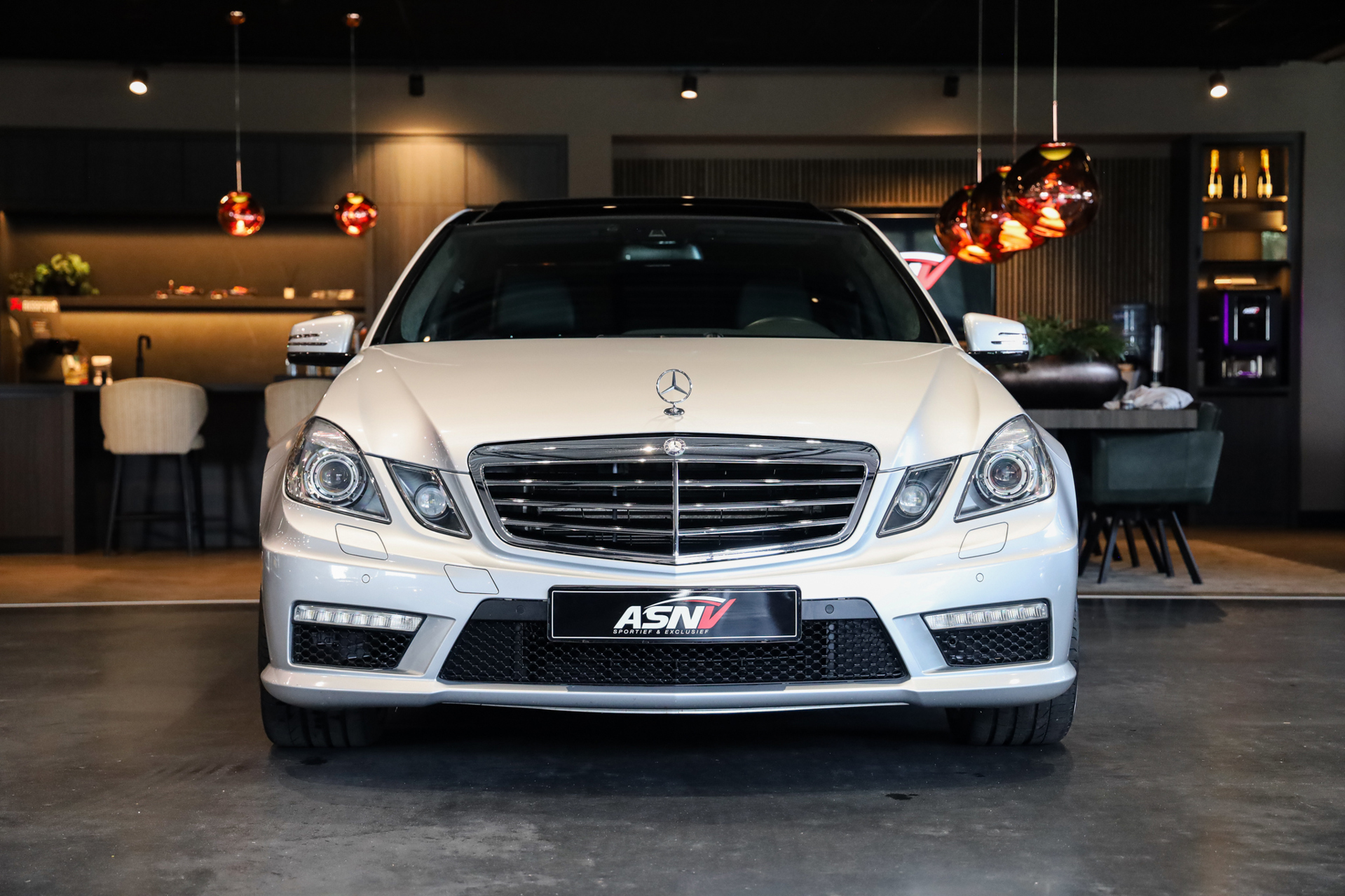 Foto van Mercedes-Benz E 63 AMG