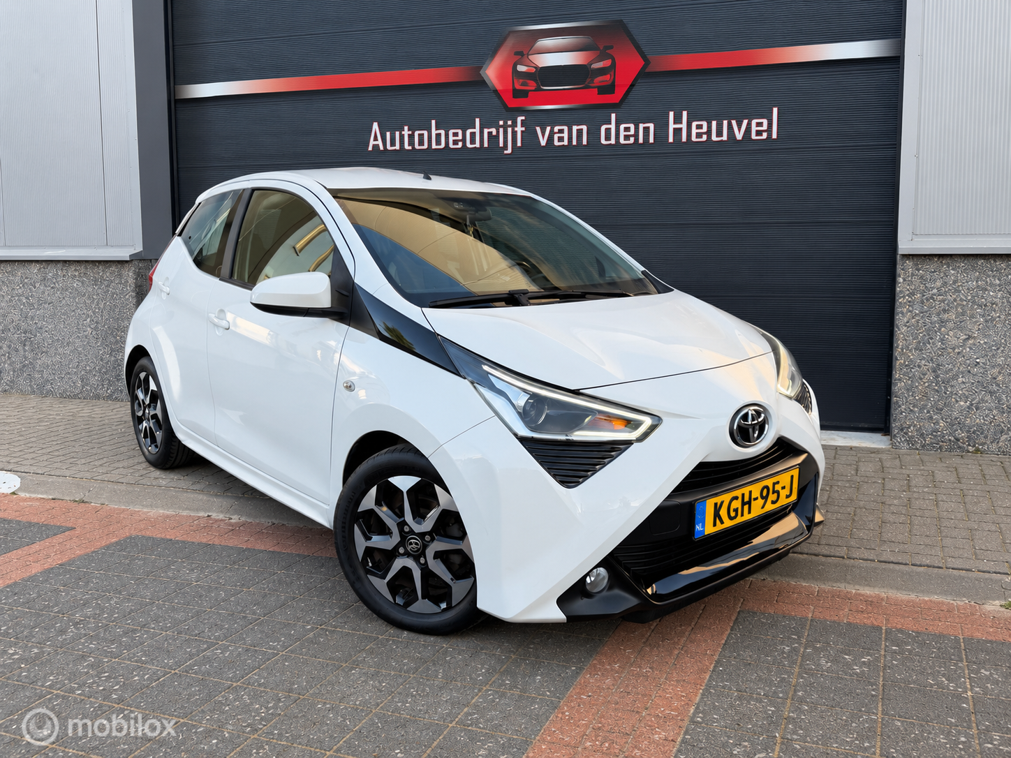 Toyota Toyota Aygo 1.0 VVT-i Carplay |Airco |Dealer Onderhouden 2018 - voorkant