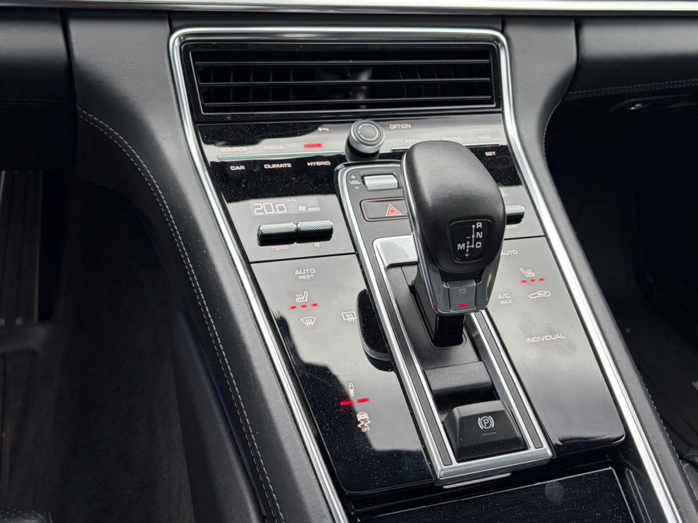 Foto van Porsche Panamera Turbo S E-hybrid