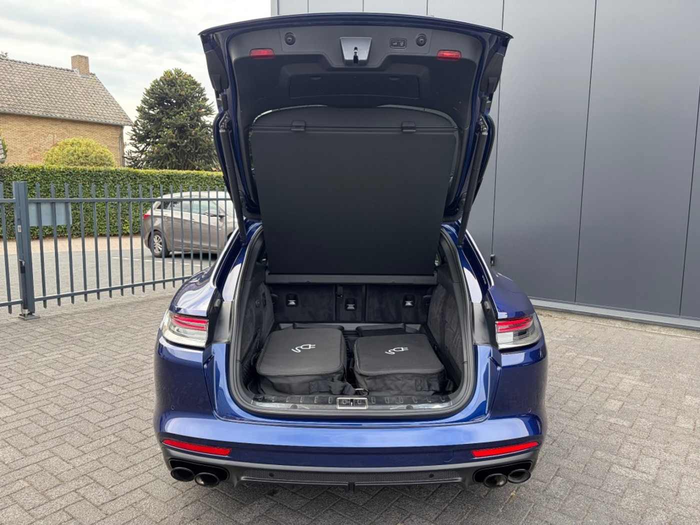 Foto van Porsche Panamera Turbo S E-hybrid
