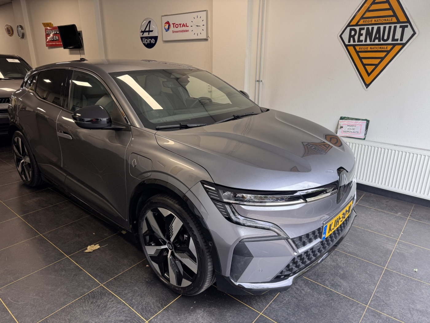 Renault Megane E-tech Electric EV40 B.C. Equilibre 2023 - voorkant