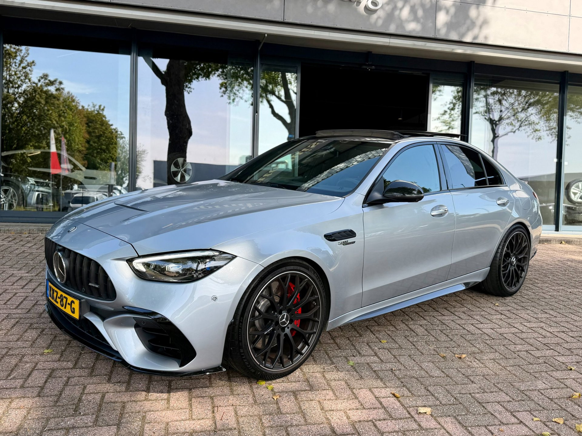 Mercedes-Benz AMG C 63 S E Performance AMG 63 S E Performance|Schaalstoelen|Carbon|Pano|Nieuwstaat|Dealer onderhouden|Achterasbesturing 2023 - voorkant