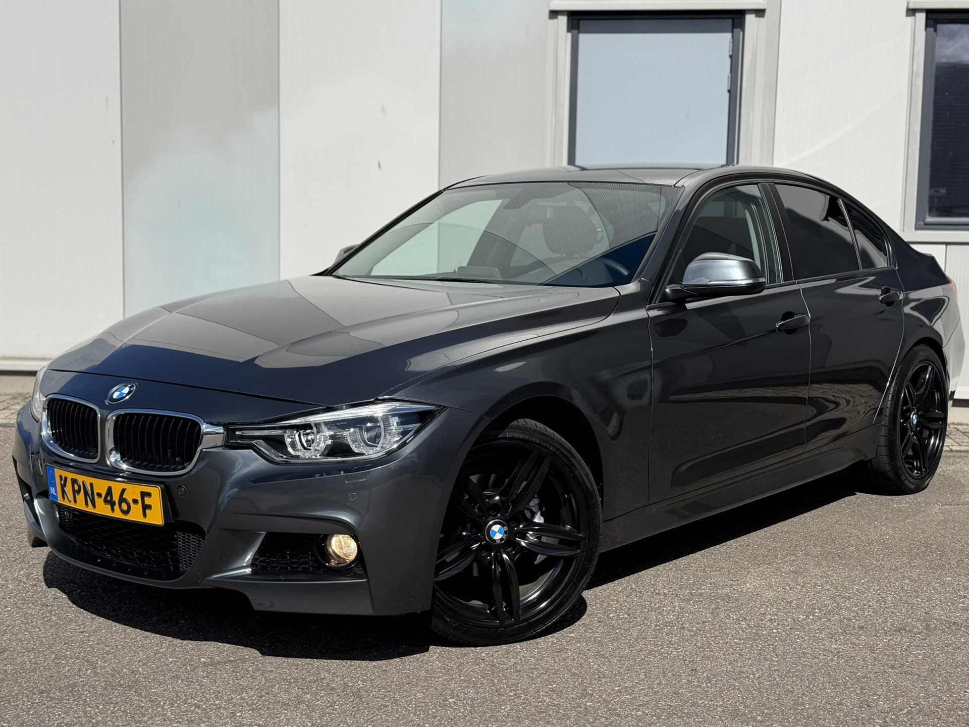 BMW 318i 318i LCI M Sport Clima Cruise PDC 2016 149dkm! 2016 - voorkant
