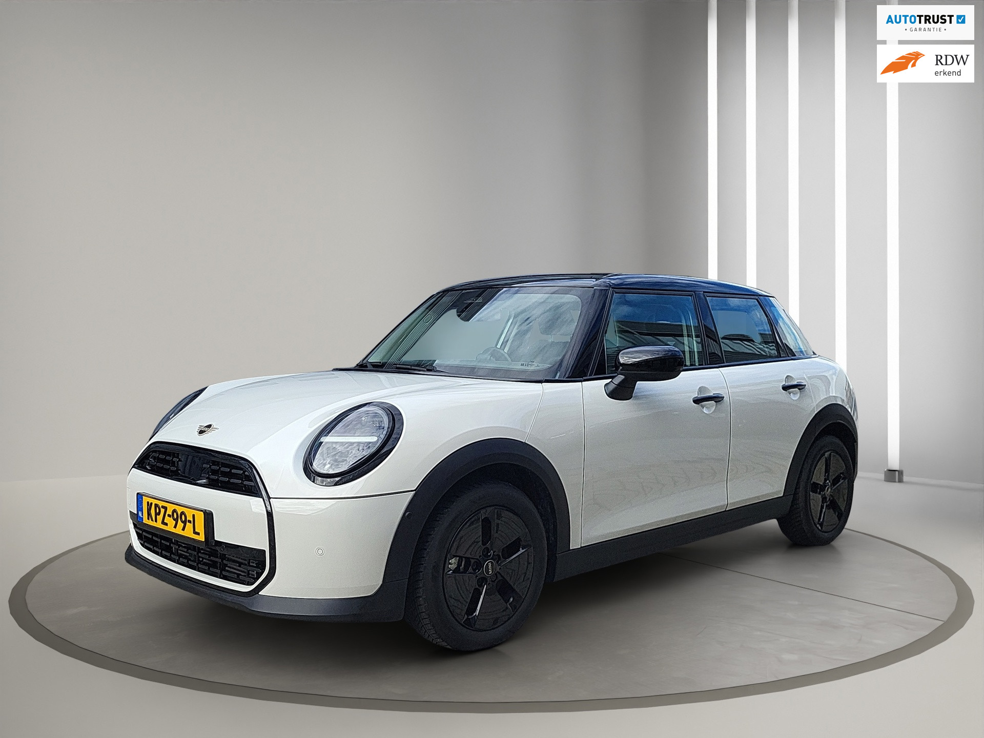 Mini Cooper C 1.5 Cooper C Blackyard |automaat | 2 tone | nieuwste model 2025 - voorkant