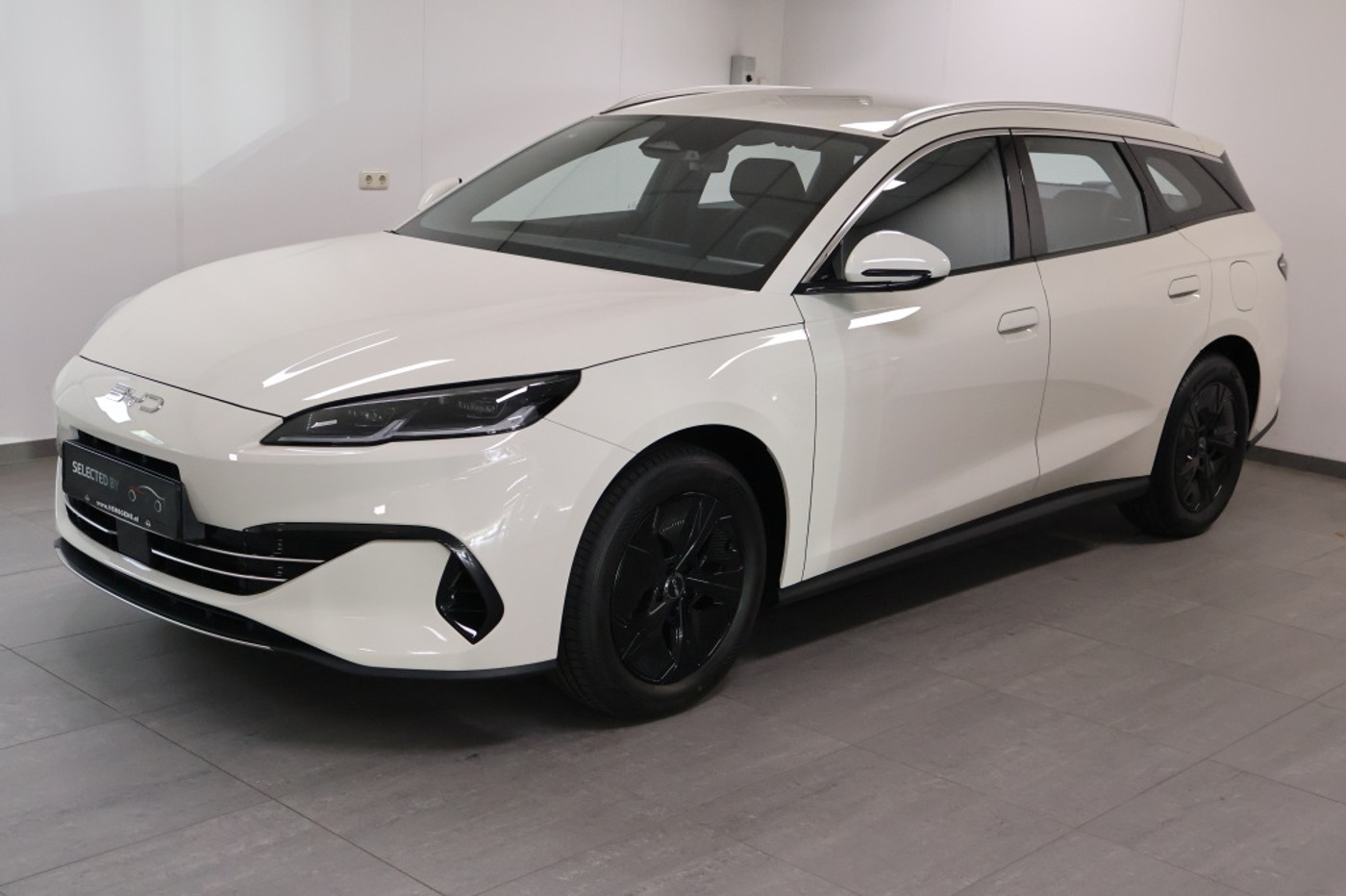 BYD Seal 6 Touring 1.5 DM-i Boost | NIEUW | VOORDEEL 2026 - voorkant
