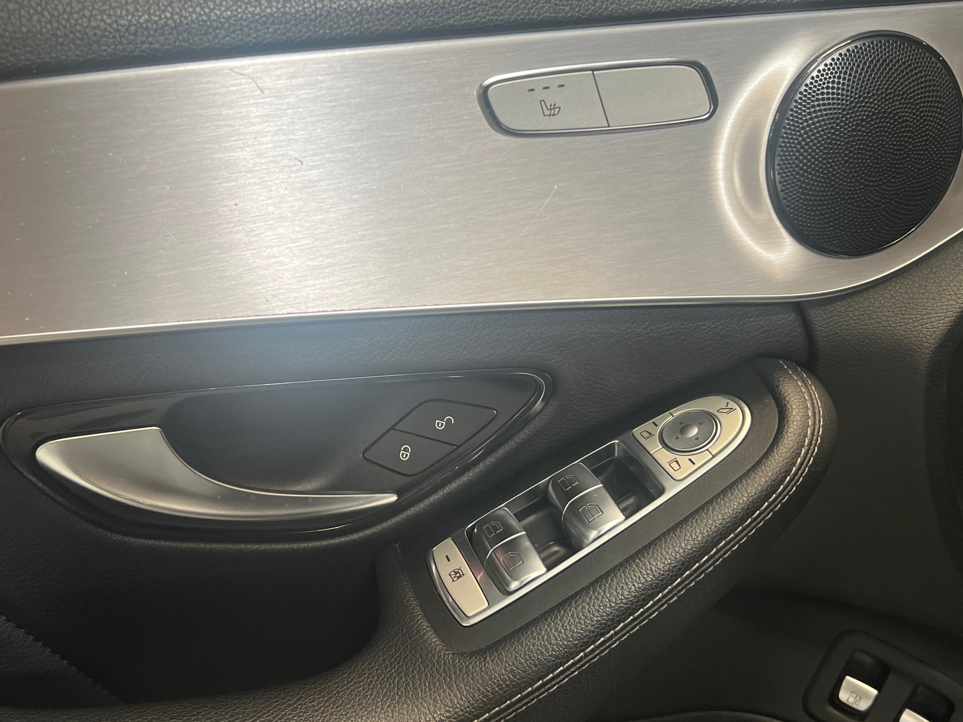 Foto van Mercedes-Benz C 300 E