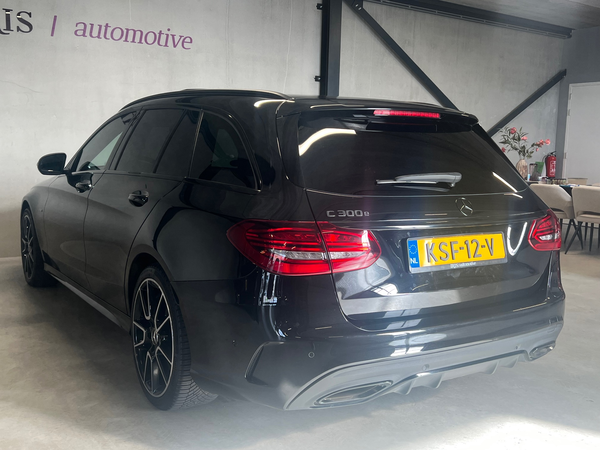 Foto van Mercedes-Benz C 300 E