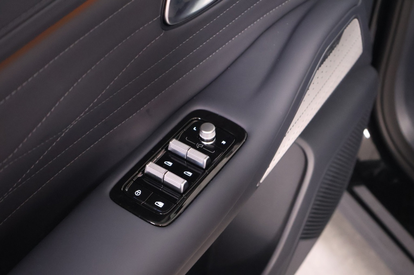 Foto van Geely Starray Em-i