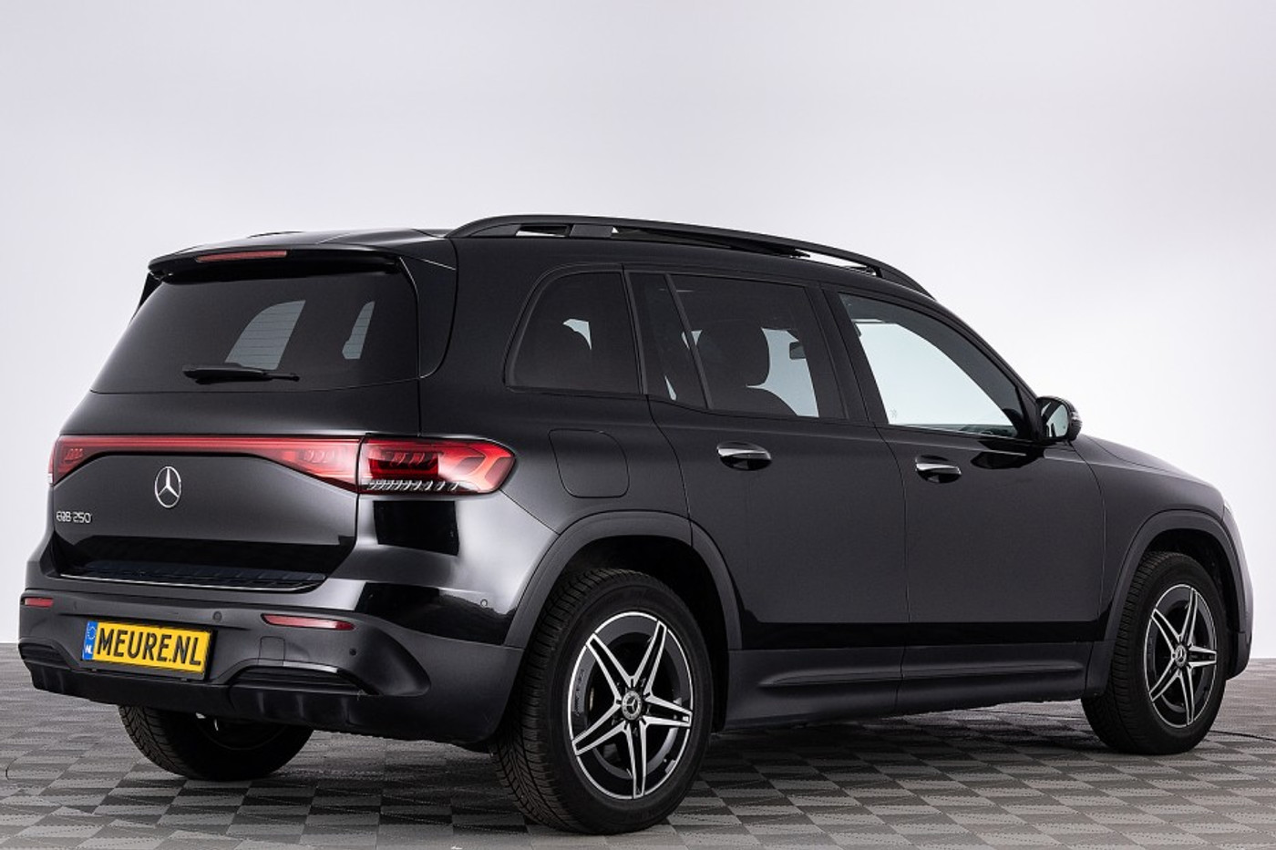 Foto van Mercedes-Benz Eqb