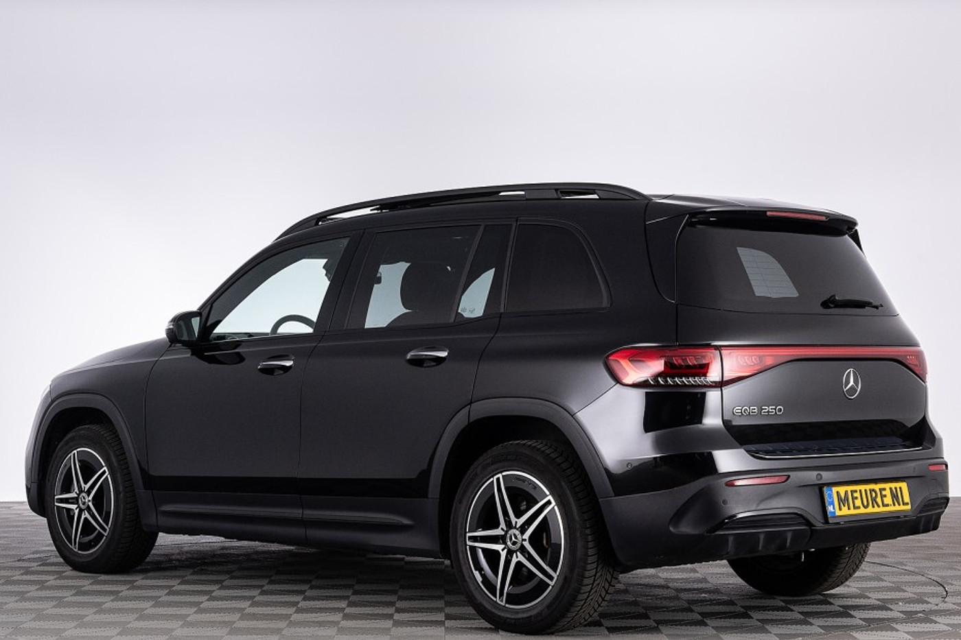 Foto van Mercedes-Benz Eqb