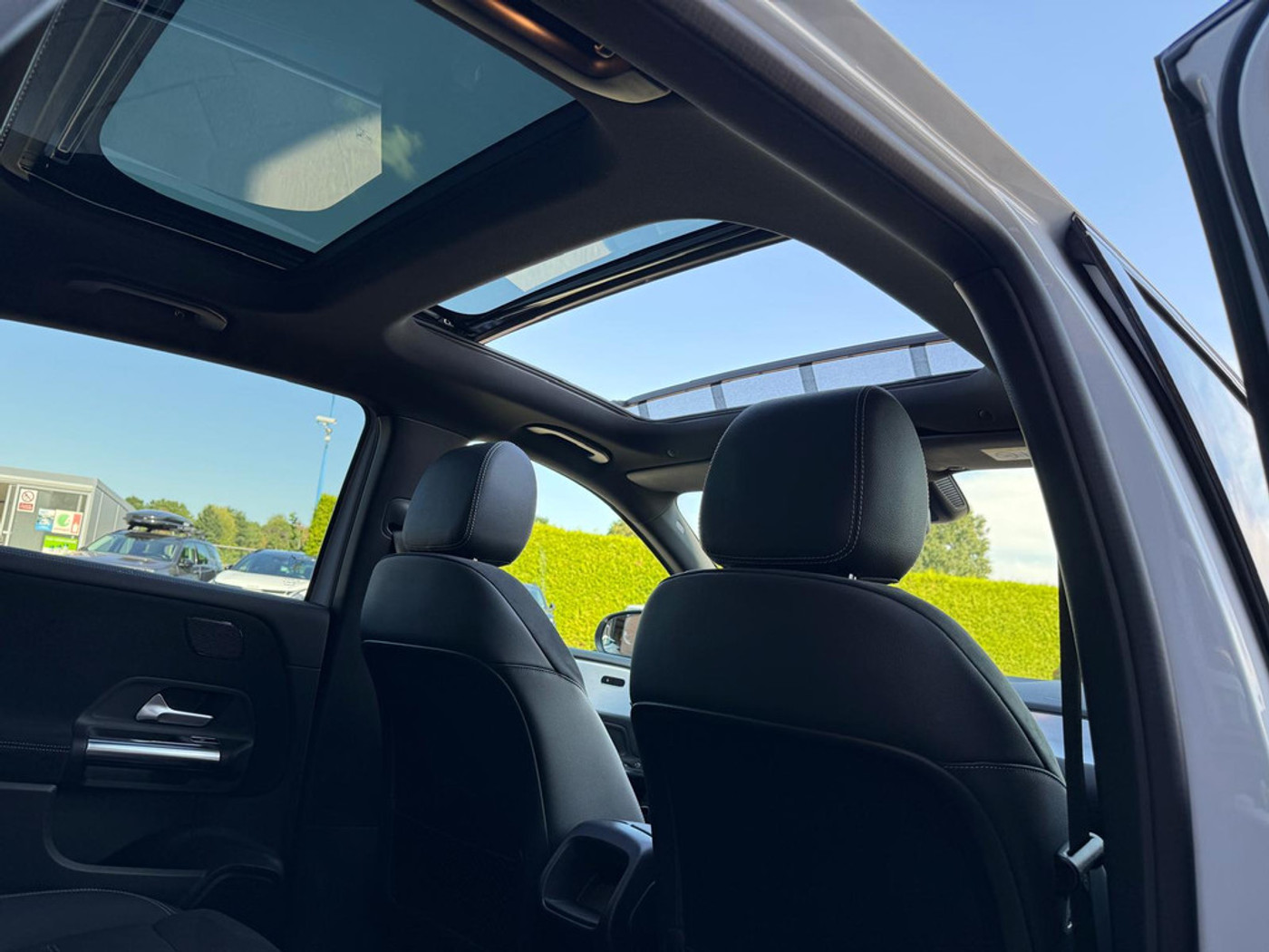 Foto van Mercedes-Benz B 250 E