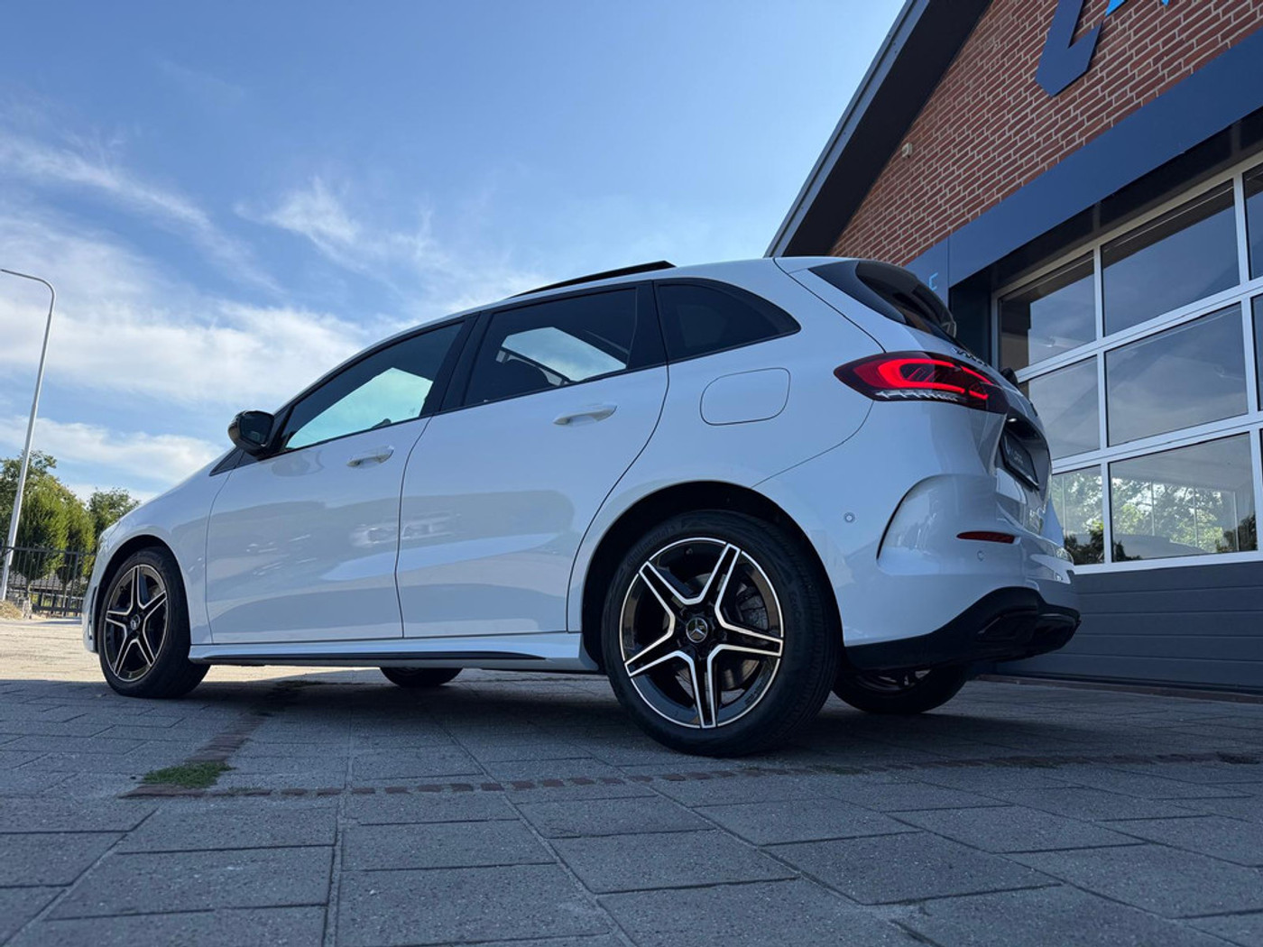 Foto van Mercedes-Benz B 250 E