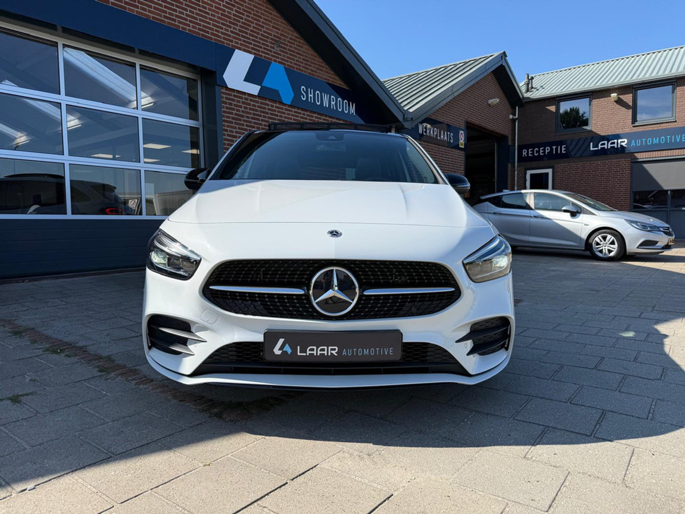 Foto van Mercedes-Benz B 250 E