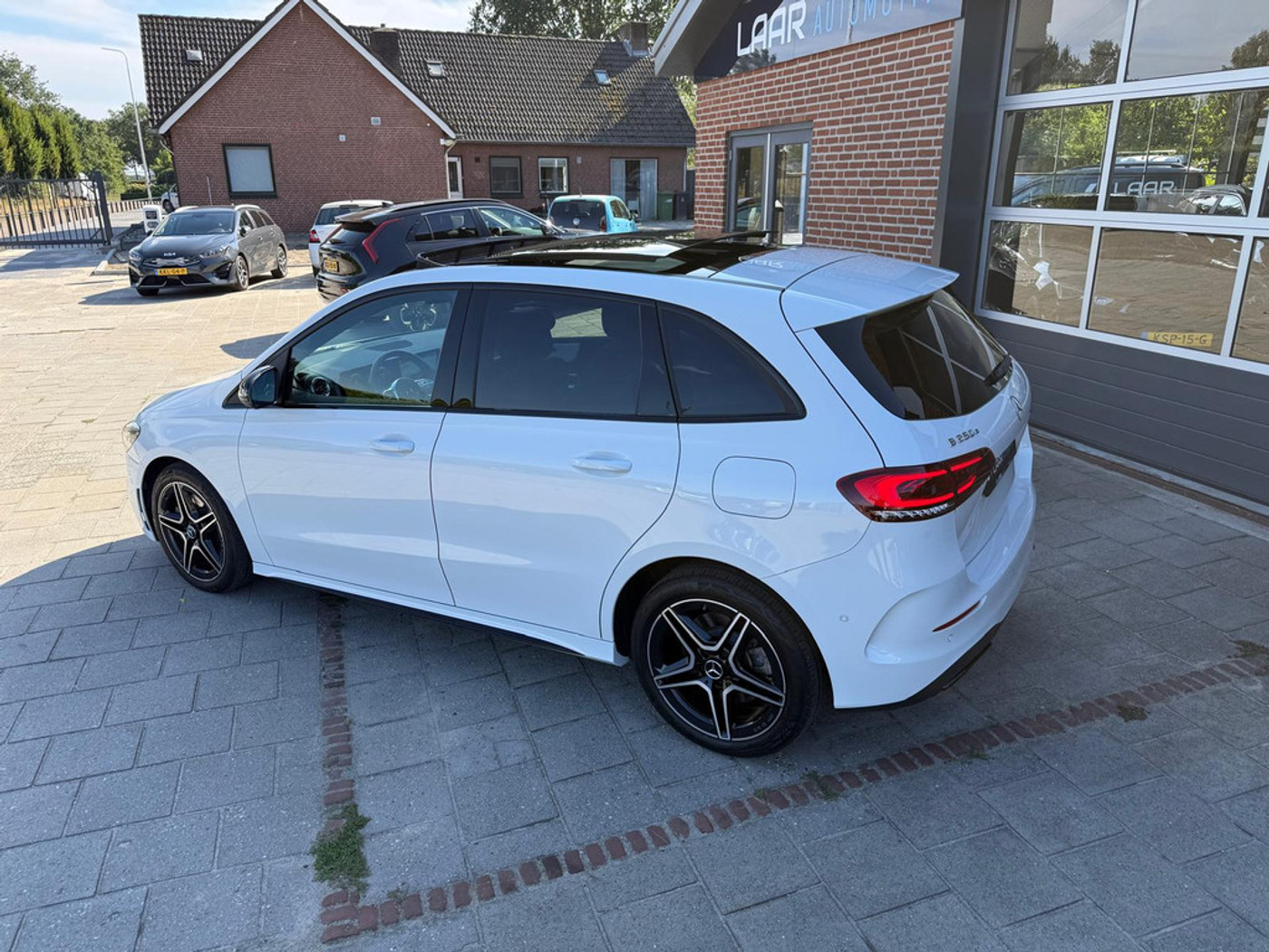 Foto van Mercedes-Benz B 250 E
