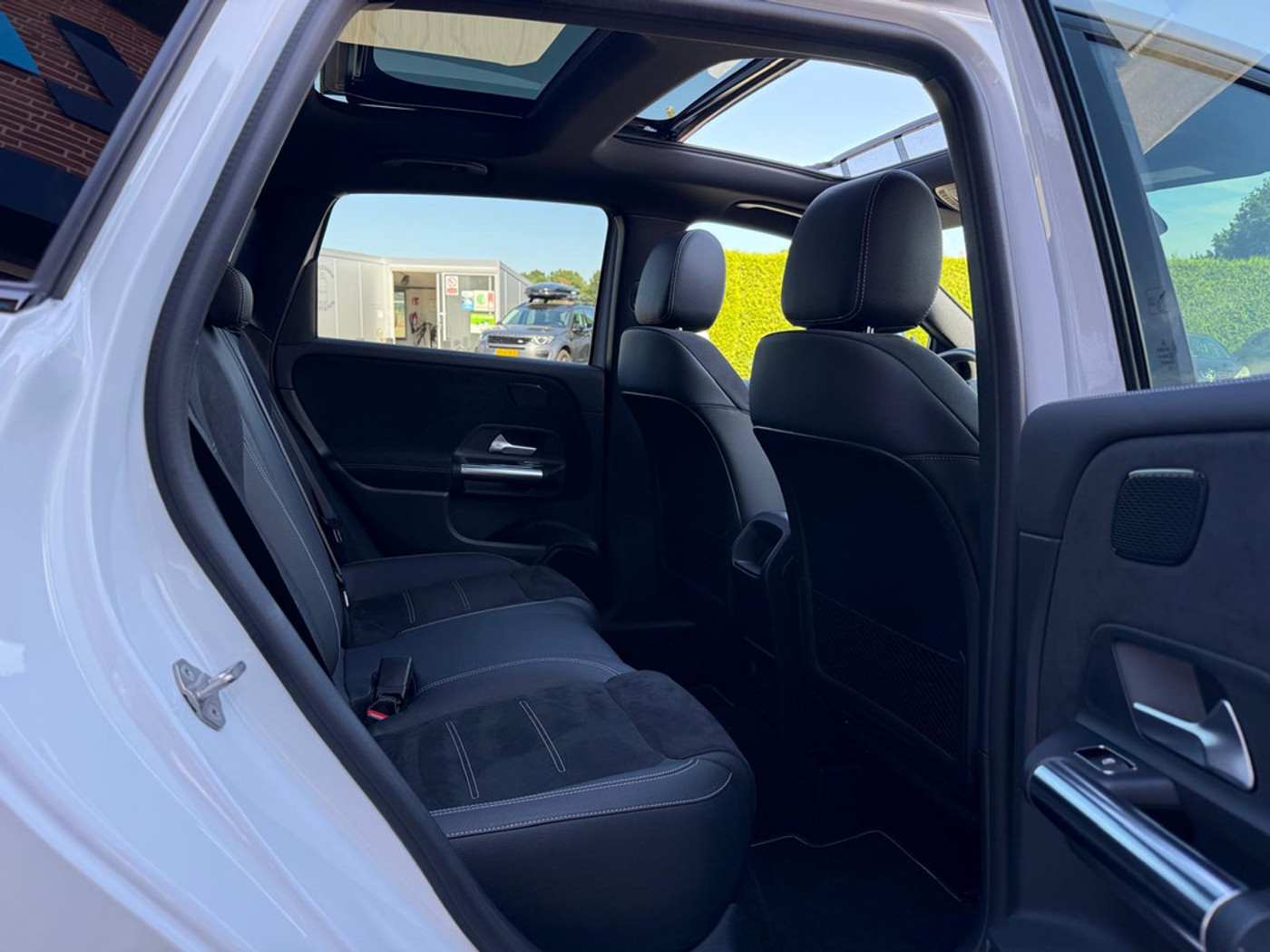 Foto van Mercedes-Benz B 250 E