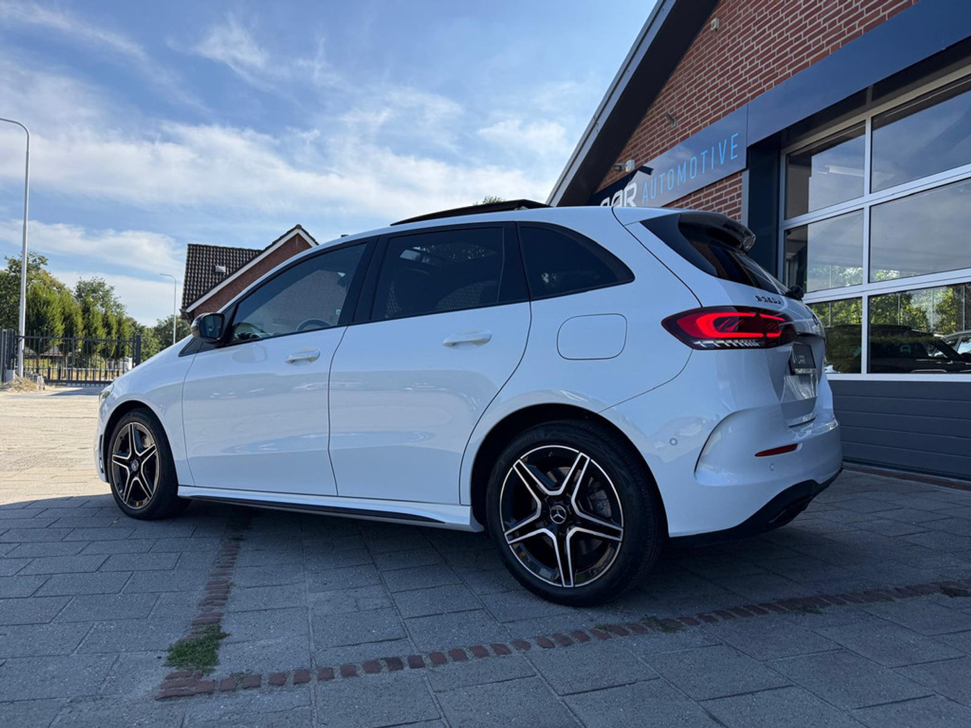 Foto van Mercedes-Benz B 250 E