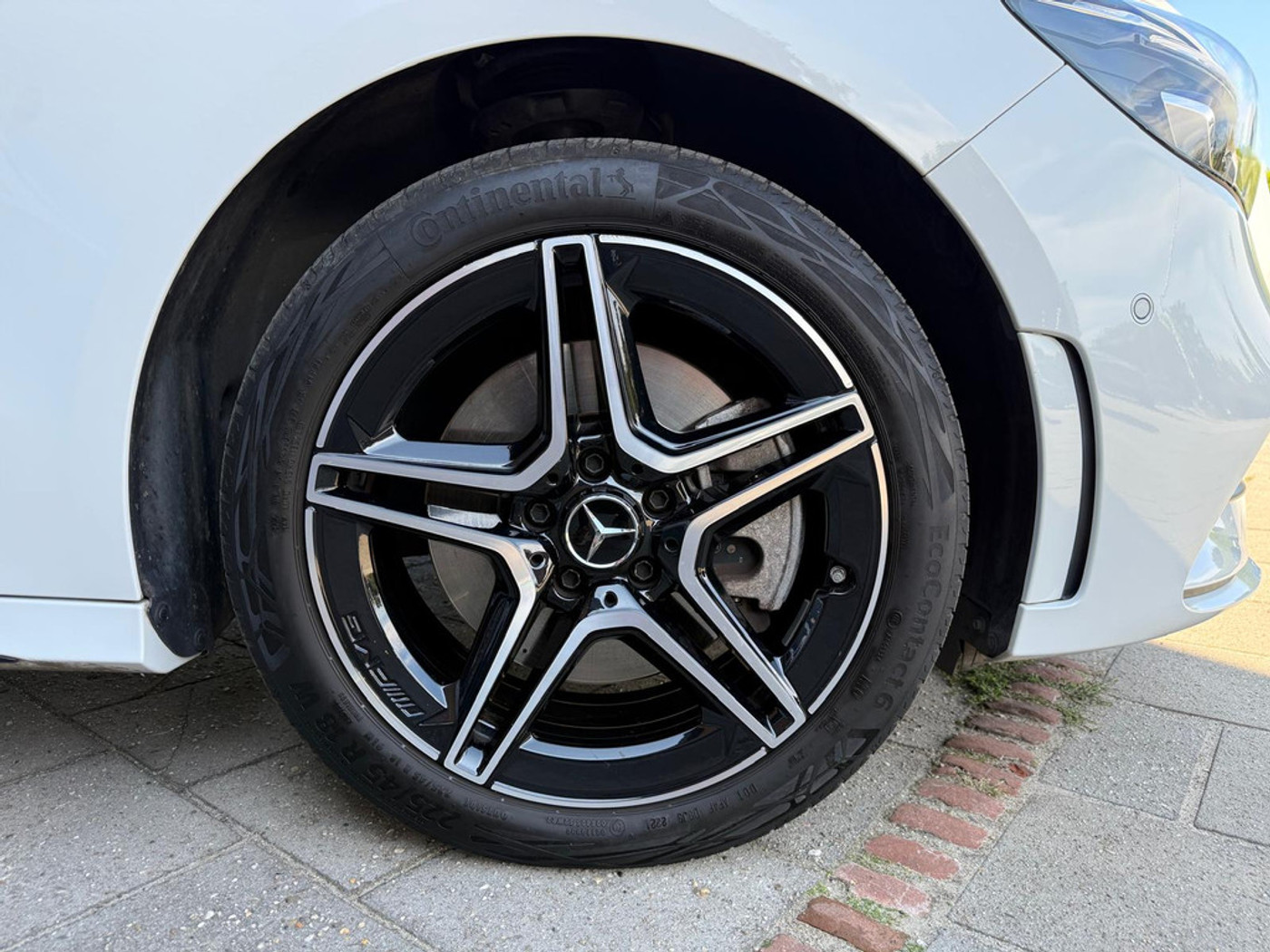Foto van Mercedes-Benz B 250 E
