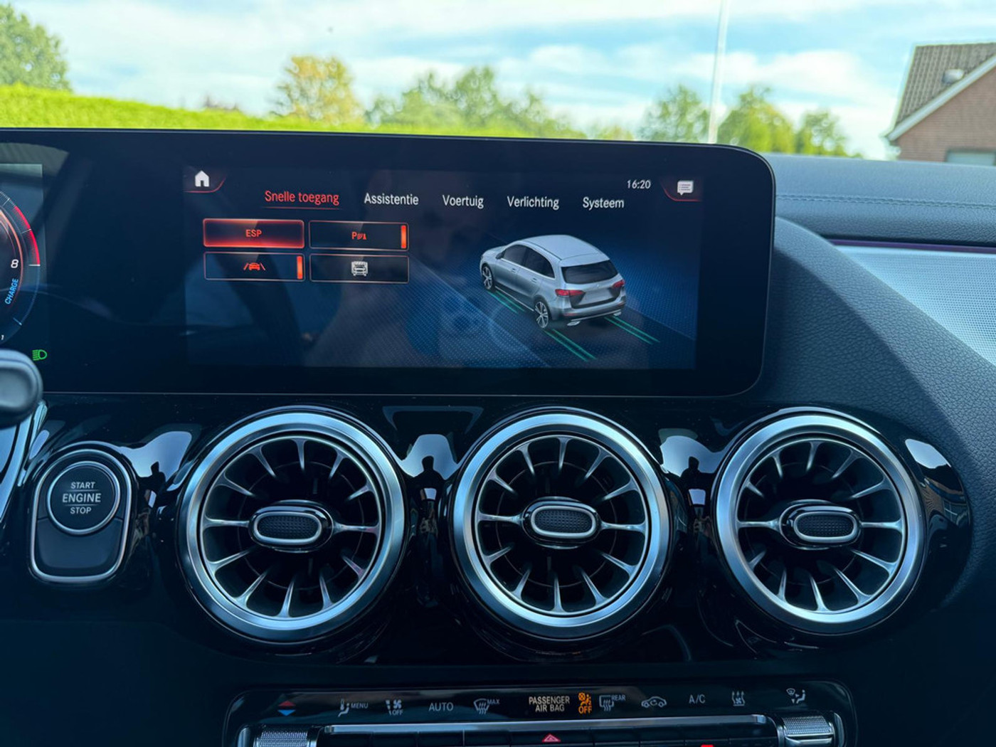 Foto van Mercedes-Benz B 250 E