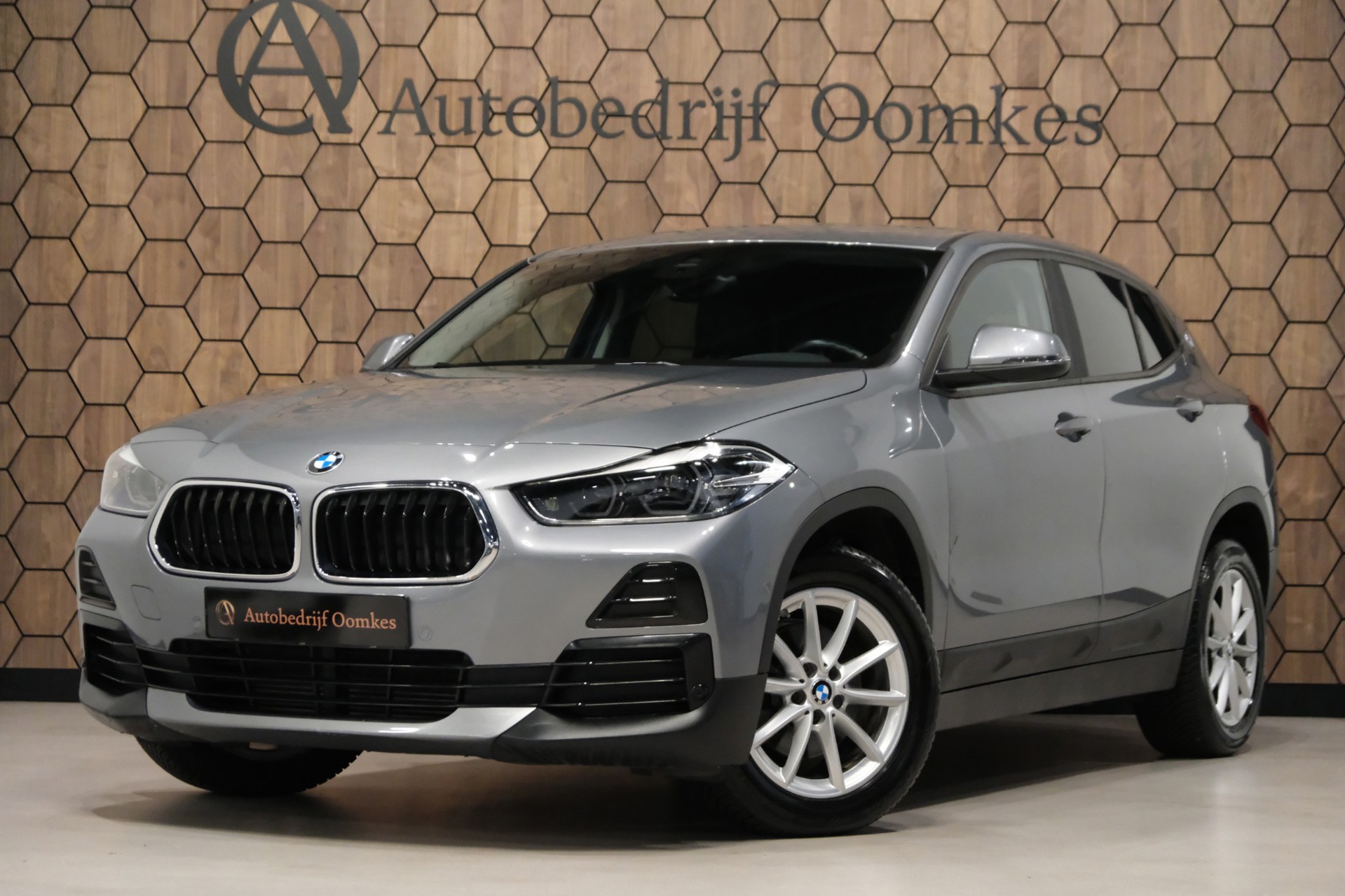 BMW X2 Sdrive18i SDrive18i High Executive *Lederen Bekleding* |66.952km| Navi/LED/DEALER ONDERHOUDEN 2023 - voorkant