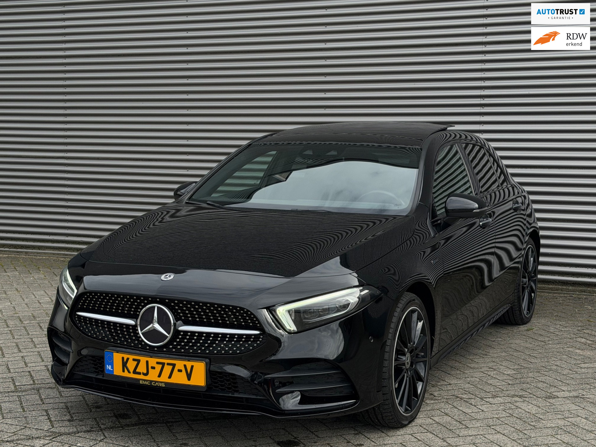 Mercedes-Benz A-klasse 250 e Premium l Pano l Sfeer l Memory 2021 - voorkant