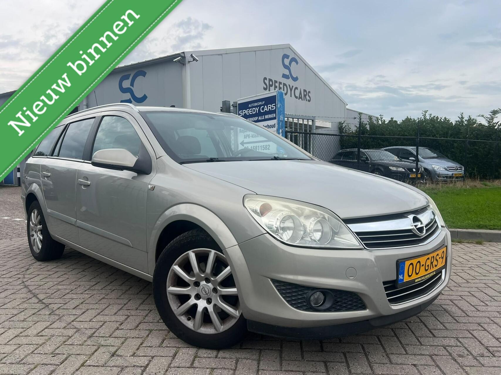 Opel Astra Station Wagon 1.8 Executive Airco Cruise 2008 - voorkant