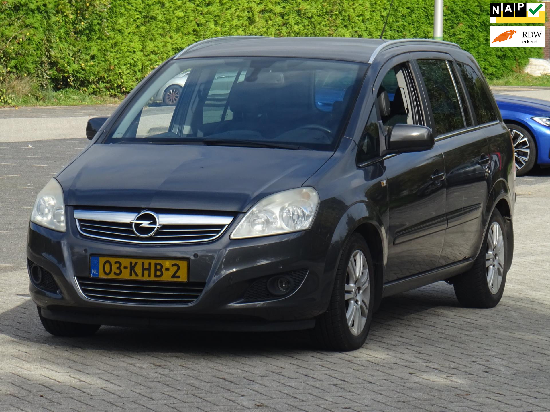Opel Zafira 2.2 Cosmo 7P. NAP/LEER/NAVI/CRUISE/PDC/APK 2027 2009 - voorkant
