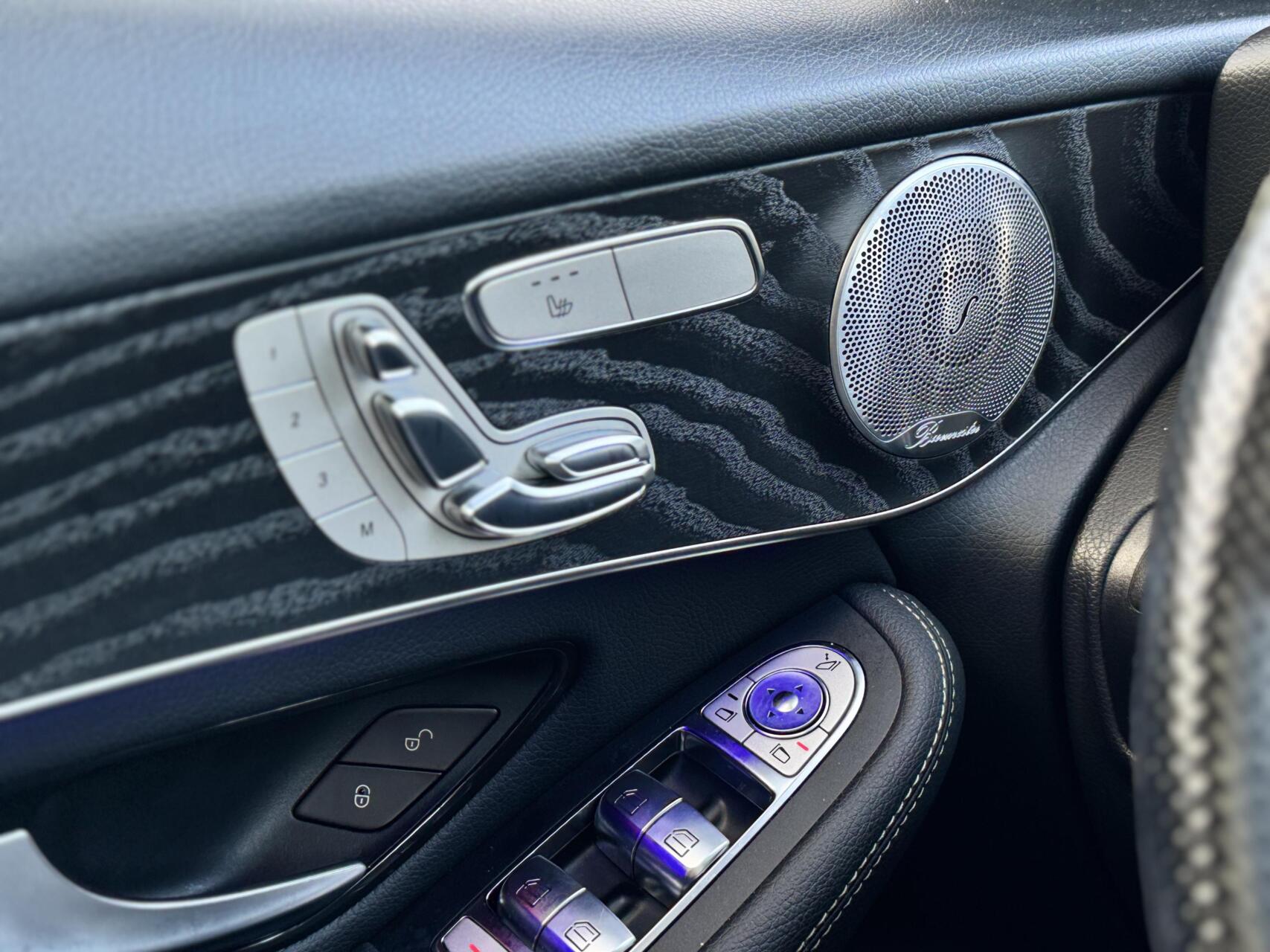 Foto van Mercedes-Benz GLC 300 E 4Matic