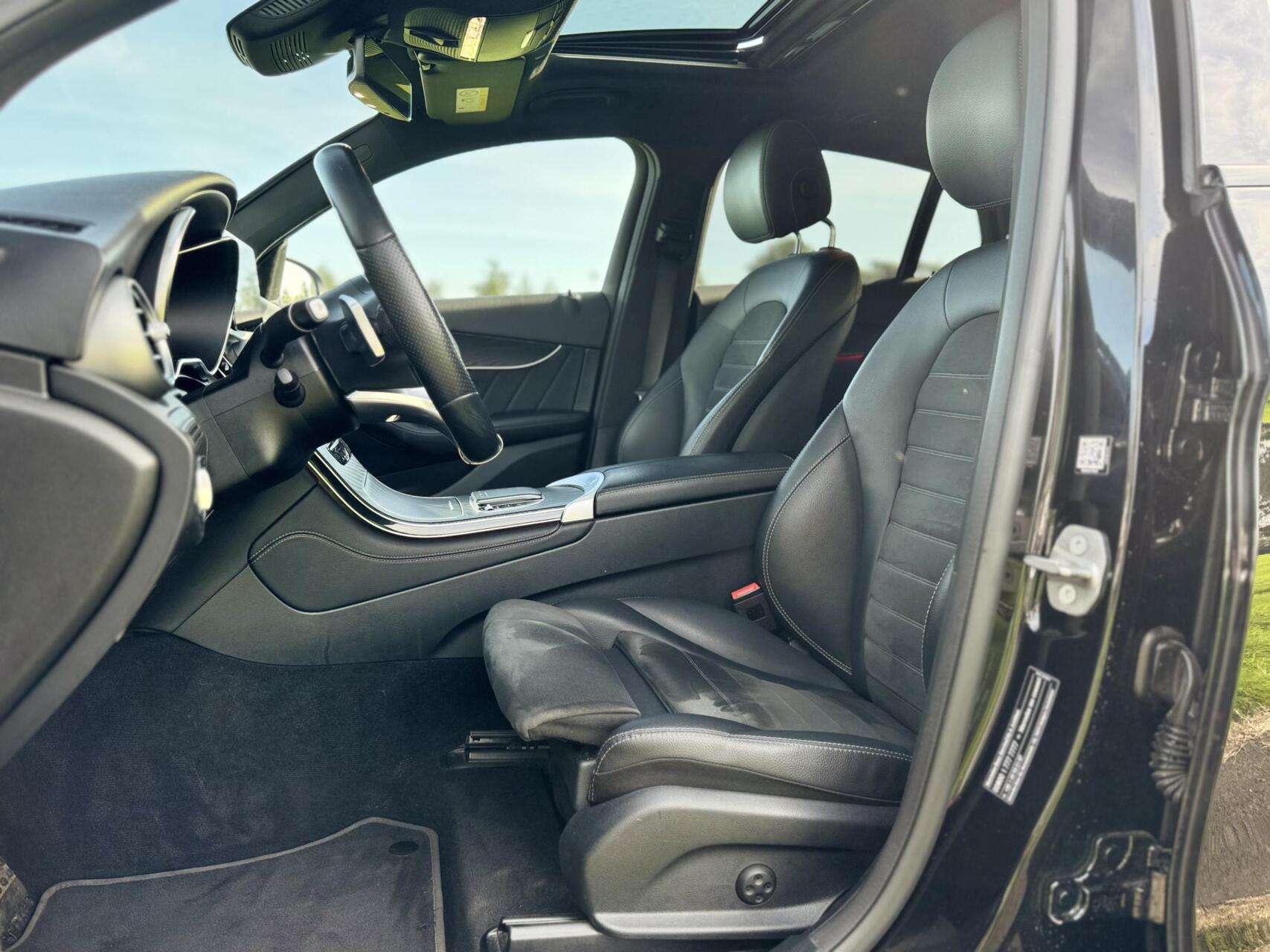 Foto van Mercedes-Benz GLC 300 E 4Matic