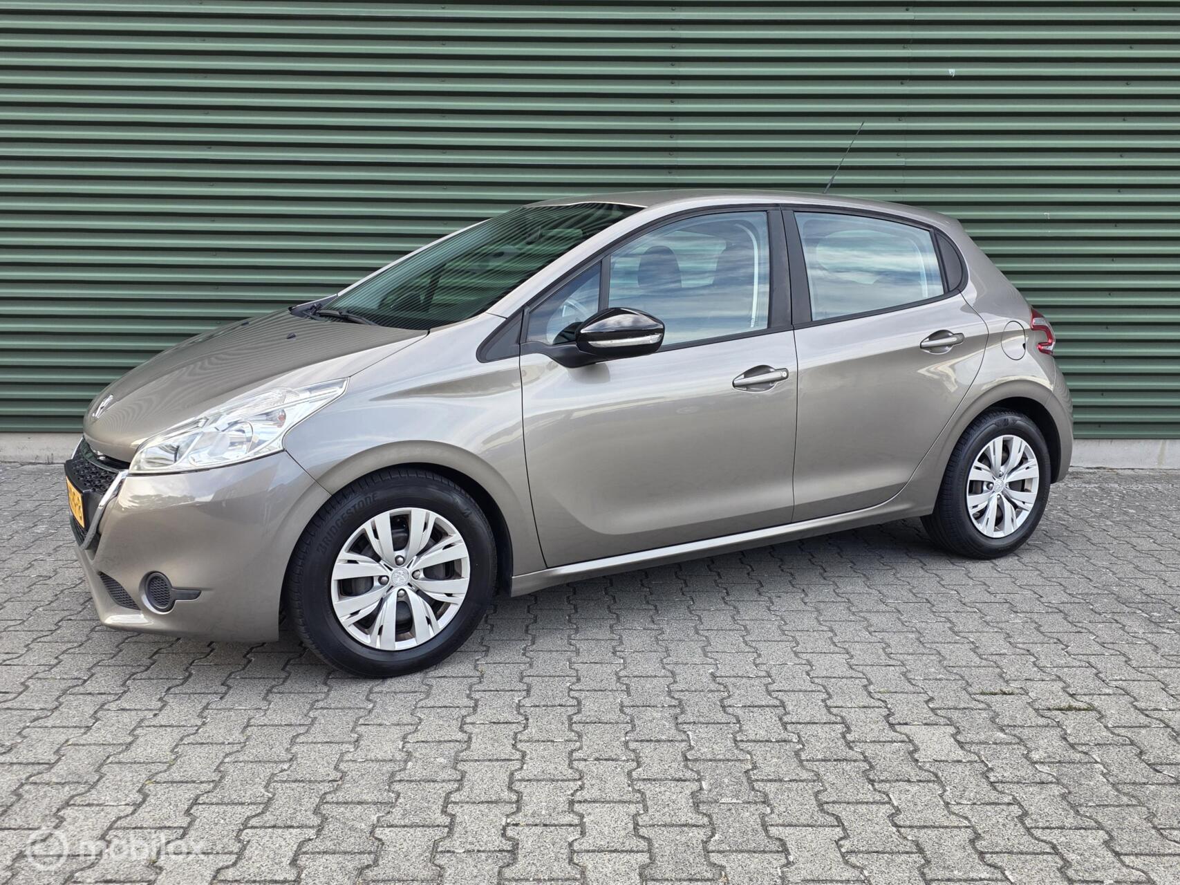Peugeot 208 1.4 VTi Allure|Airco|Groot-Scherm| 2012 - voorkant