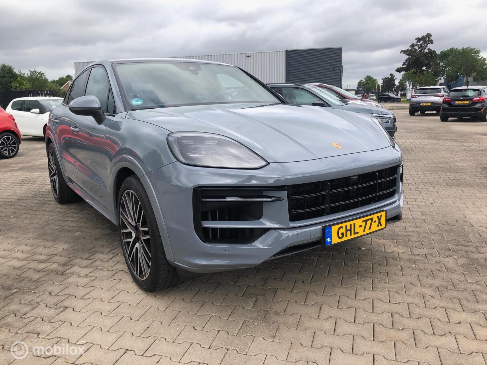 Foto van Porsche Cayenne E-hybrid