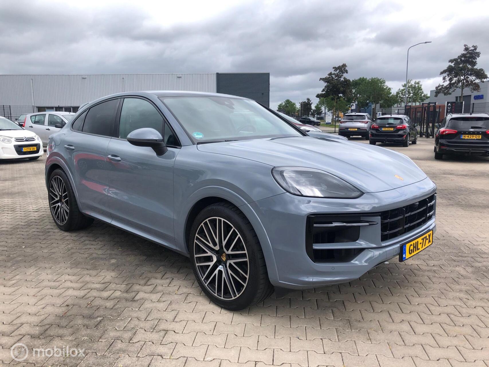 Foto van Porsche Cayenne E-hybrid