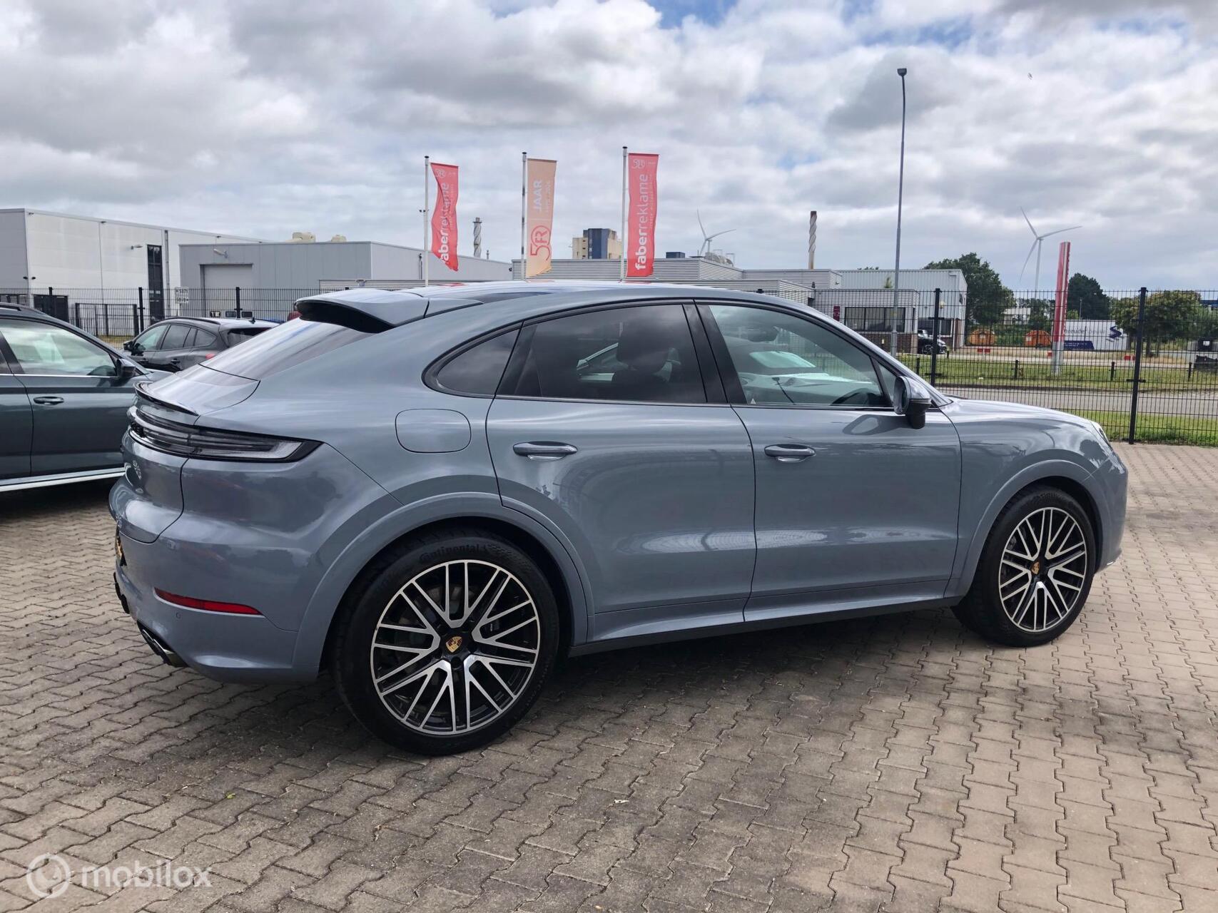 Foto van Porsche Cayenne E-hybrid