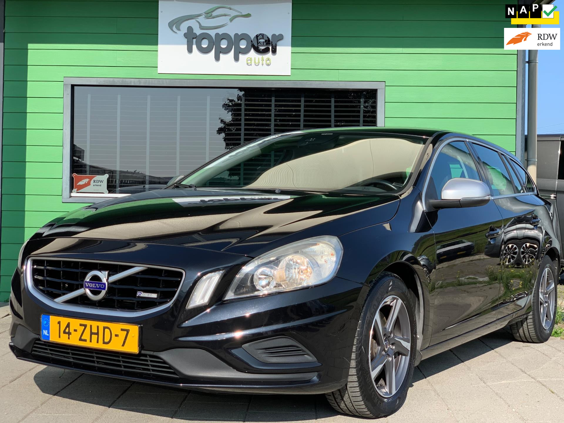 Volvo V60 1.6 T3 R-Design|2e Eigenaar|Automaat|Navigatie|Climatronic|CruiseControl| 2012 - voorkant