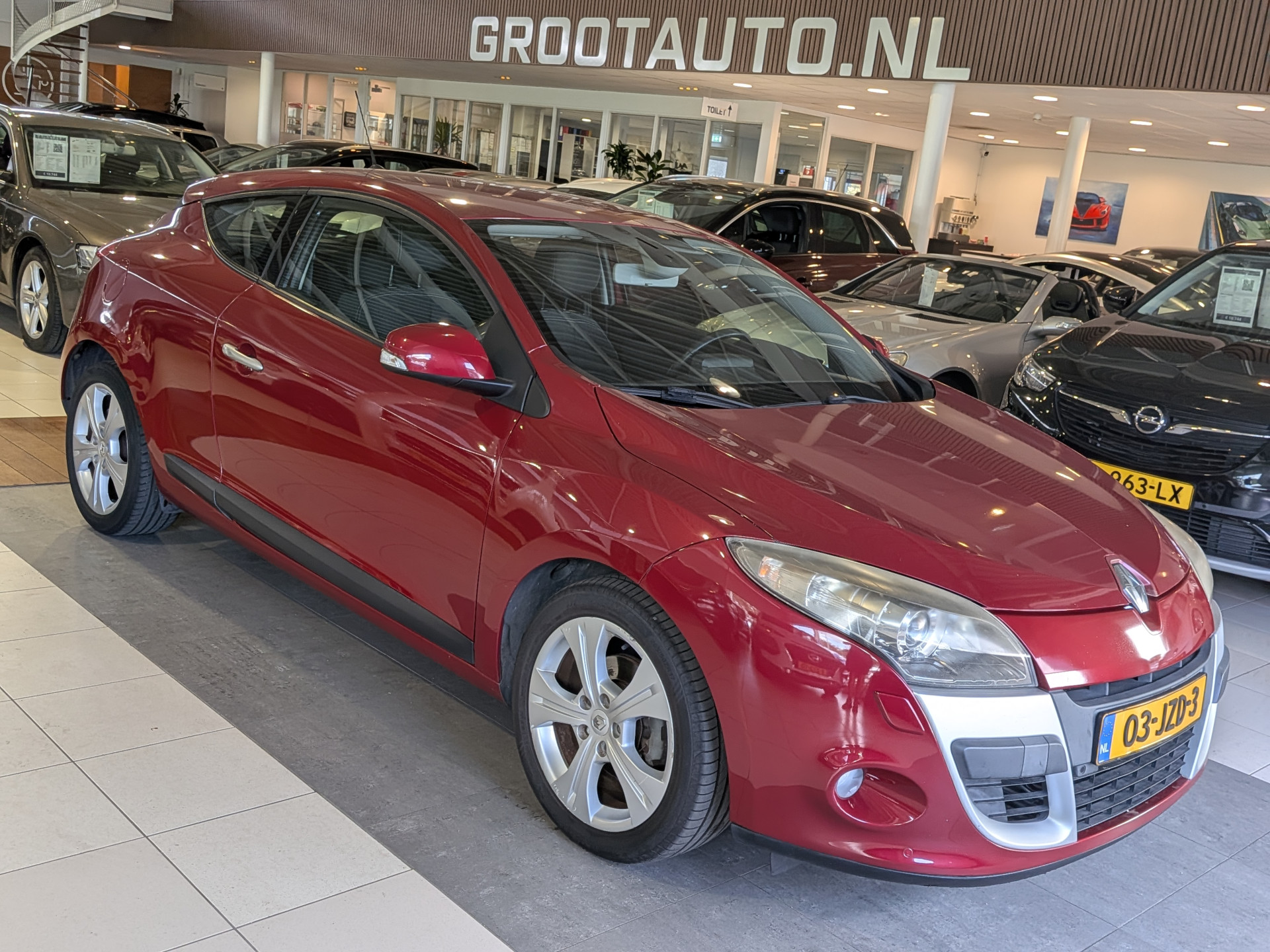 Renault Megane 1.6 Dynamique 2009 - voorkant