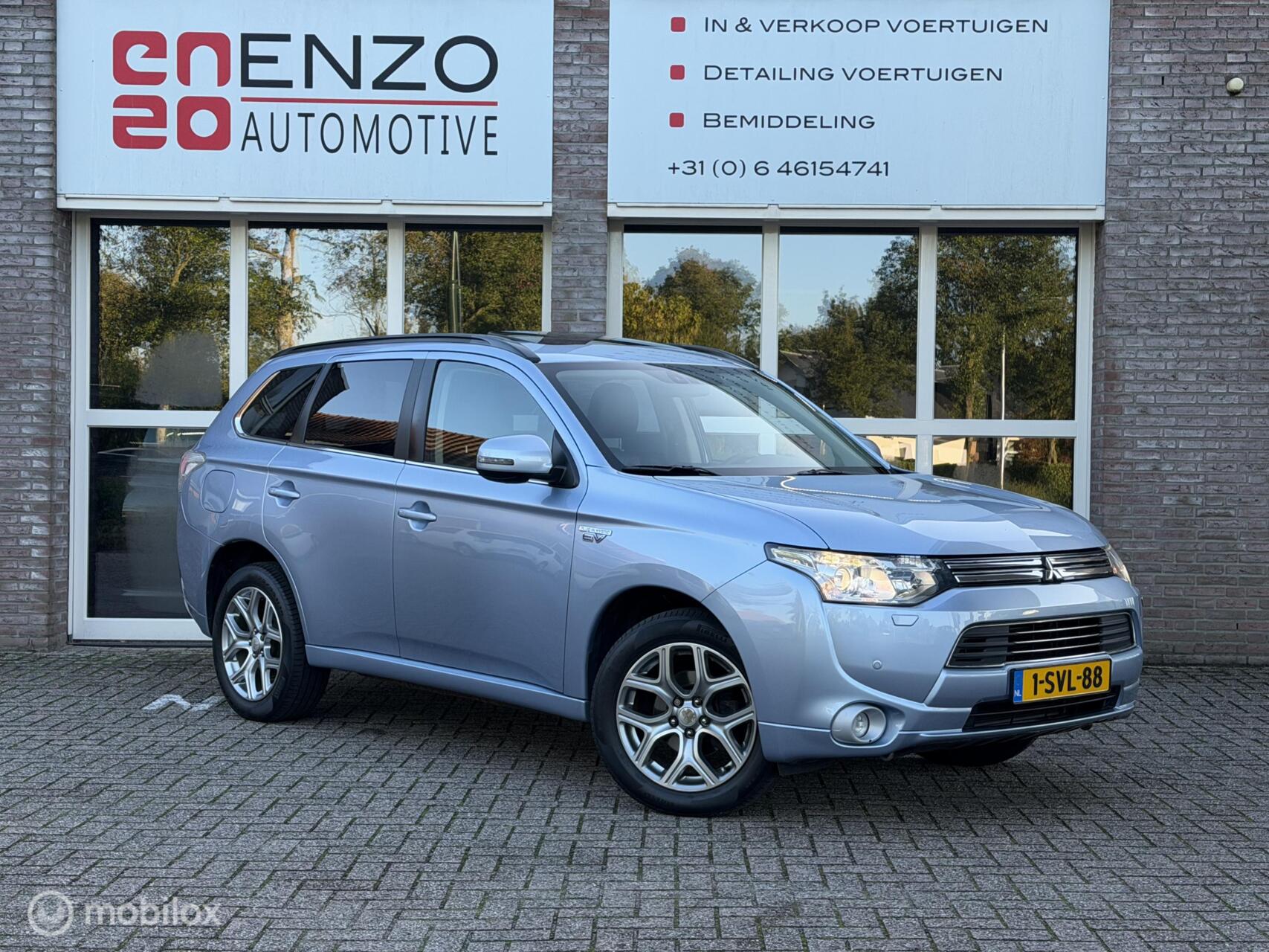 Mitsubishi Mitsubishi Outlander 2.0 PHEV Instyle Vol opties Cruise Pano NAP 2013 - voorkant