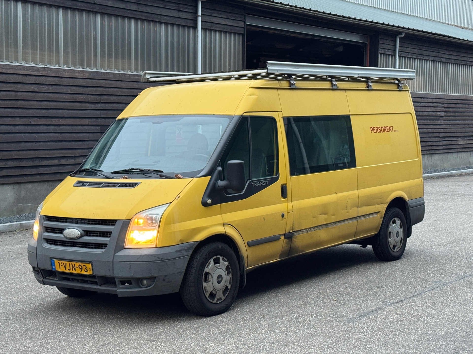 Ford Transit 350L 2.2 TDCI SHD DC 2010 - voorkant