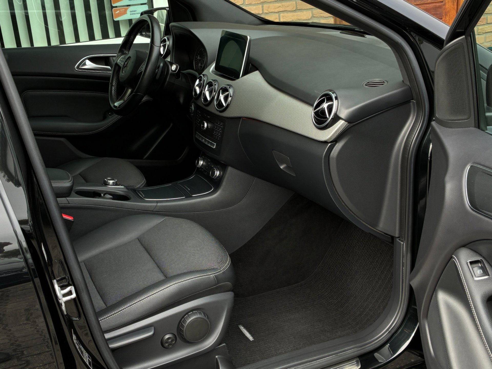 Foto van Mercedes-Benz B 180