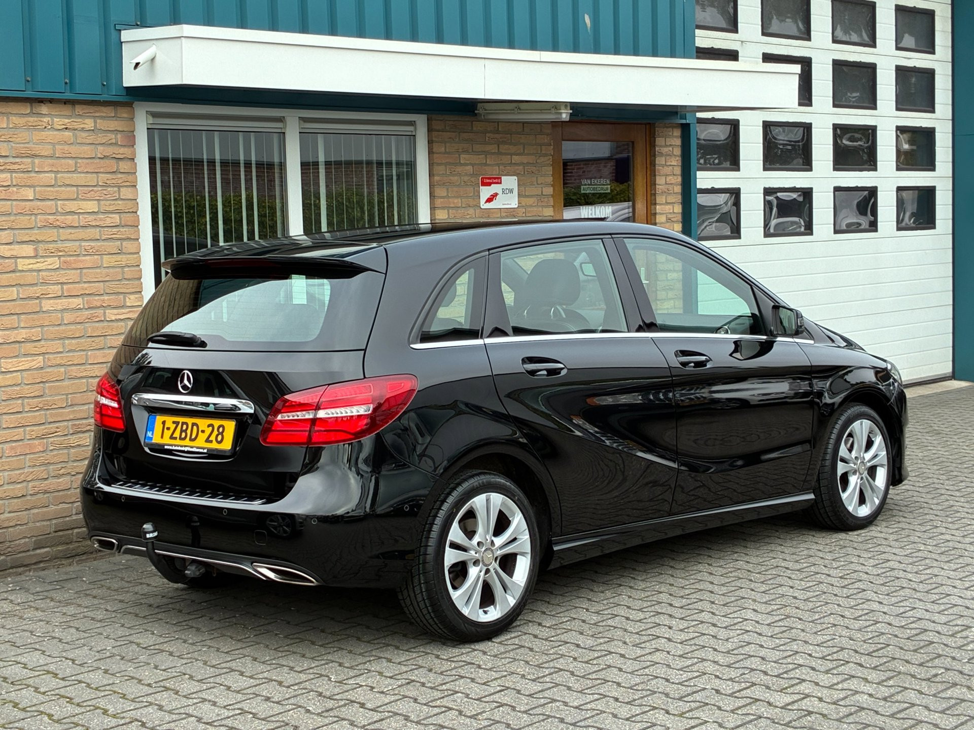 Foto van Mercedes-Benz B 180