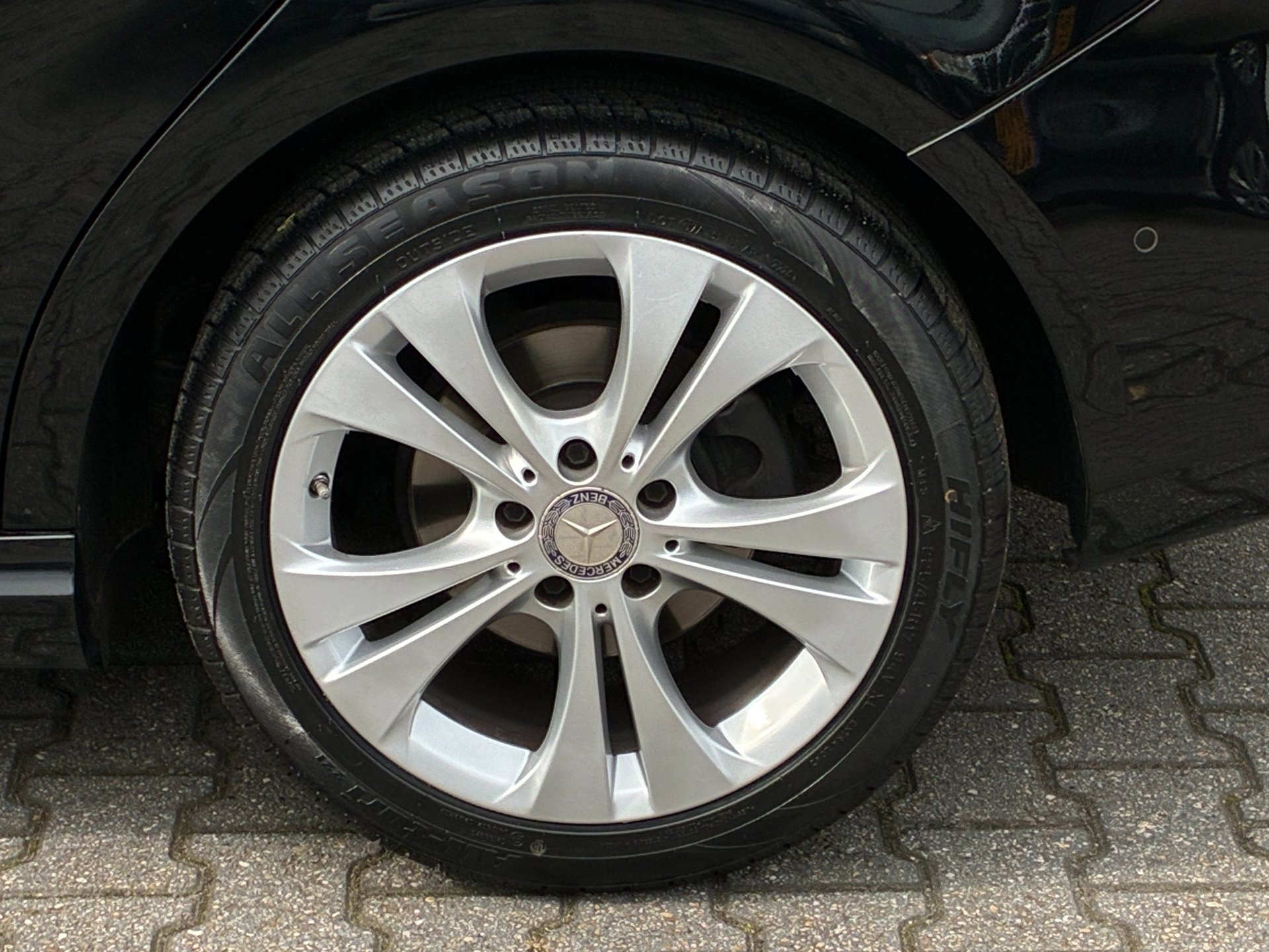 Foto van Mercedes-Benz B 180