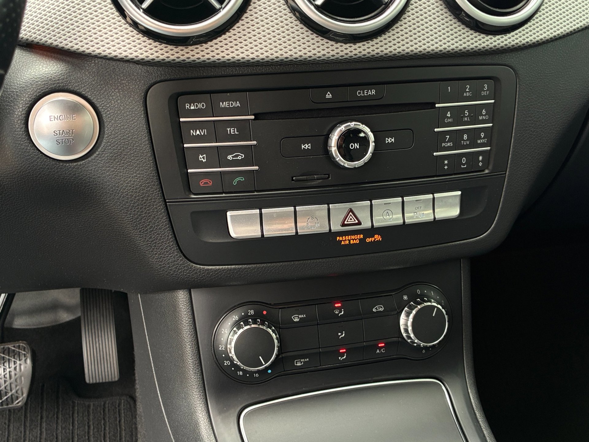 Foto van Mercedes-Benz B 180