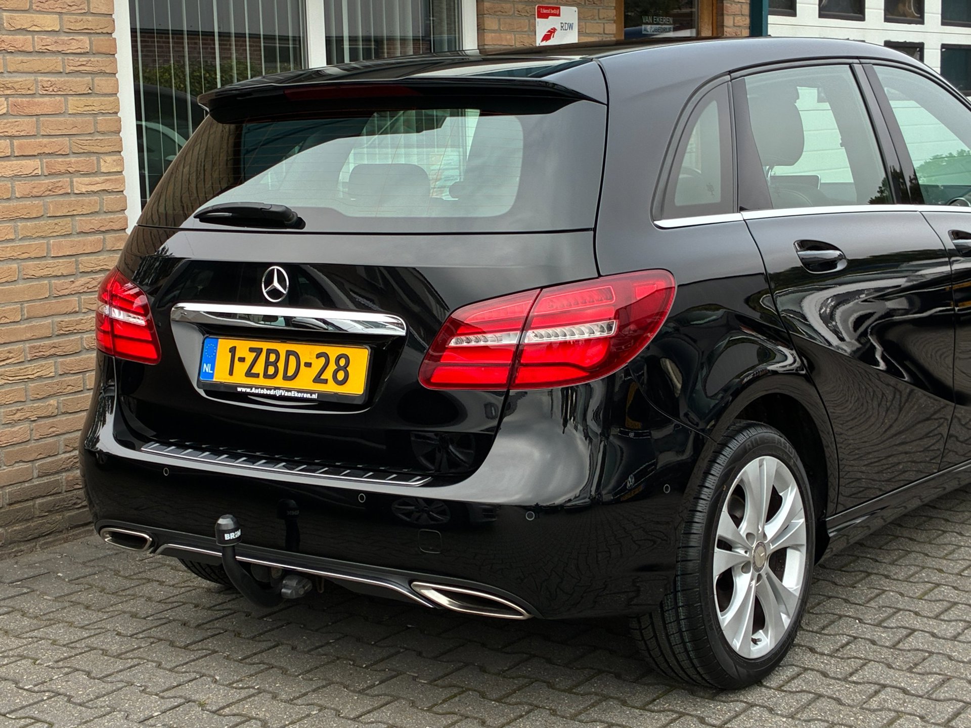 Foto van Mercedes-Benz B 180