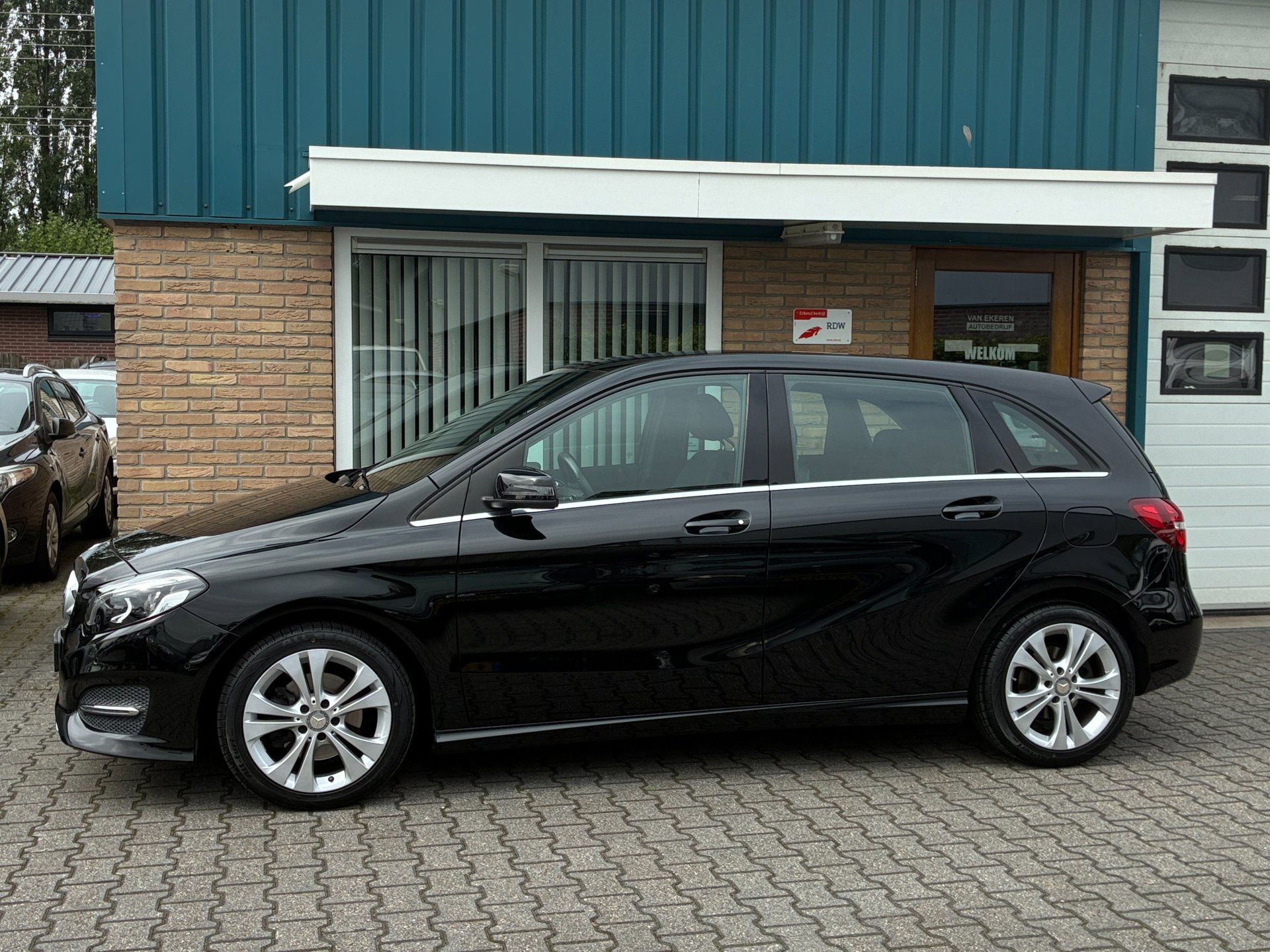 Foto van Mercedes-Benz B 180