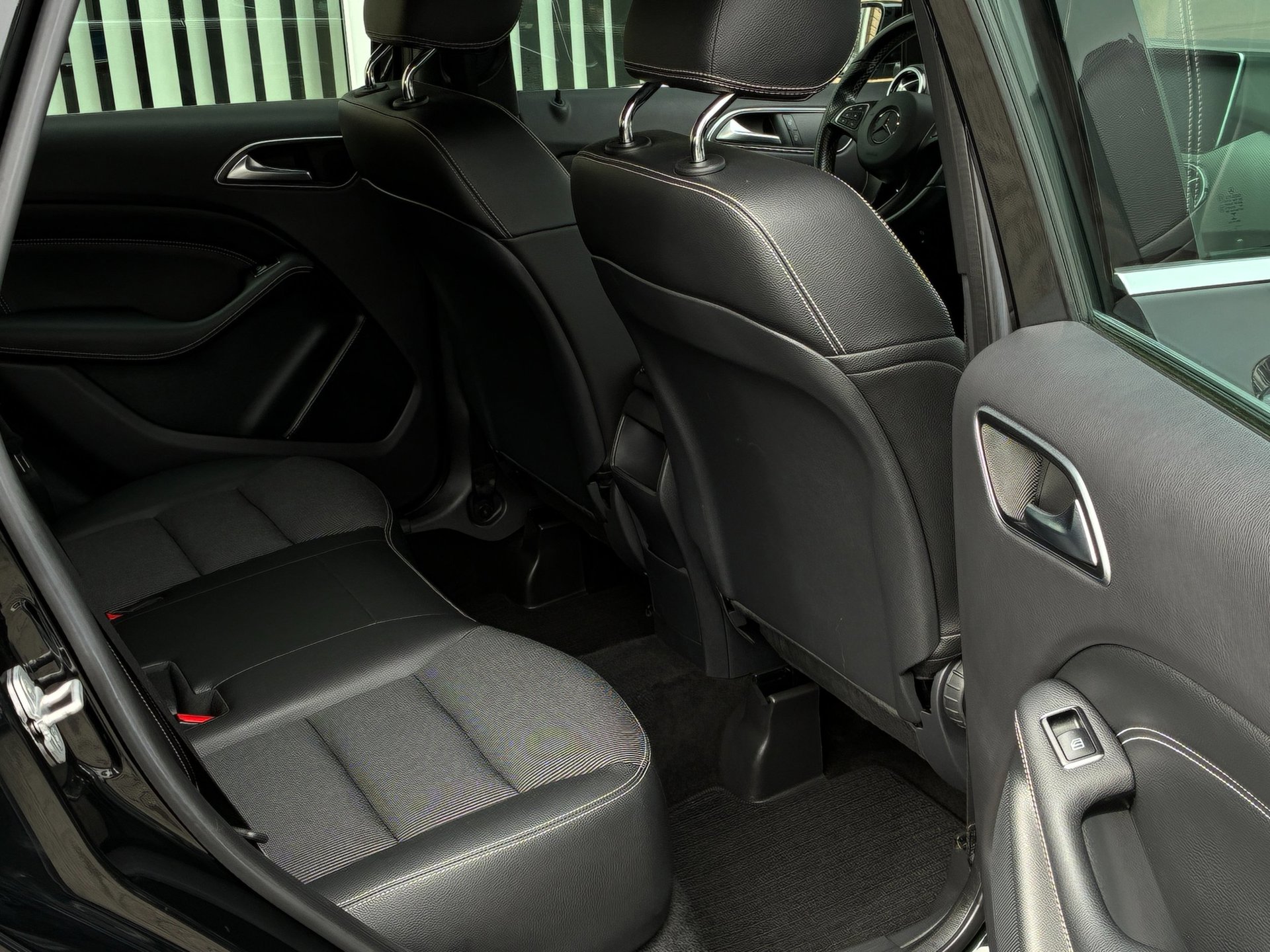 Foto van Mercedes-Benz B 180