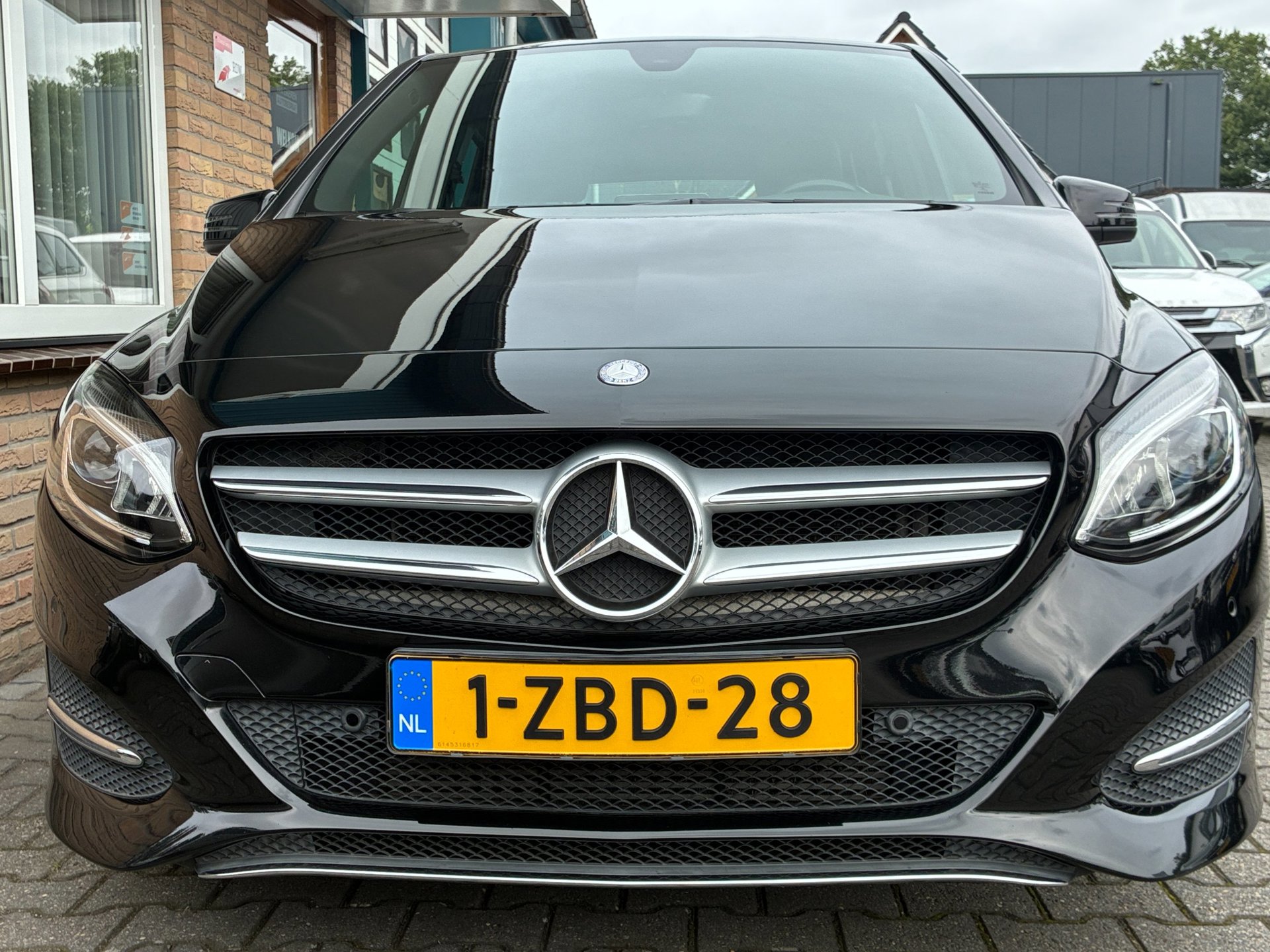 Foto van Mercedes-Benz B 180