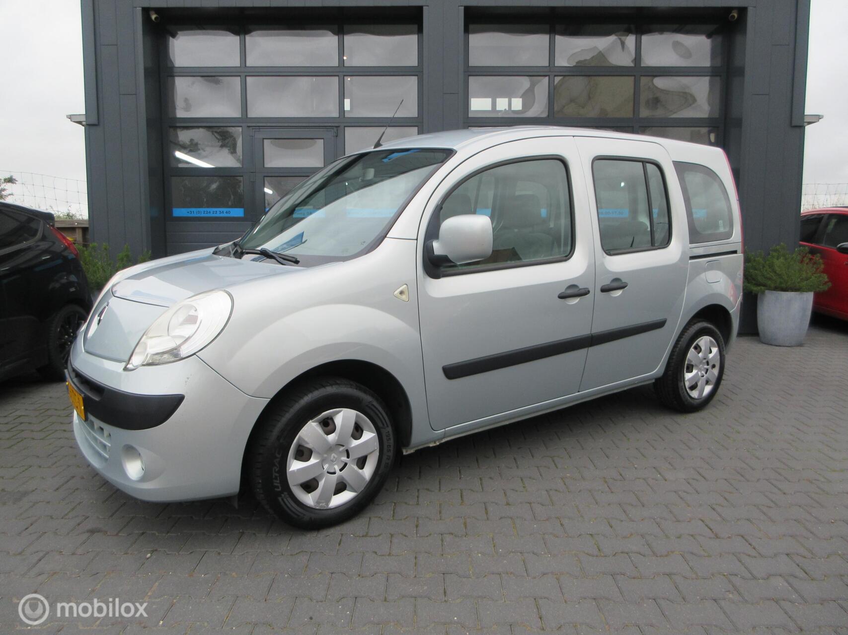 Renault Kangoo 1.6 Expression 140dkm! 5 pers Trekhaak 2010 - voorkant