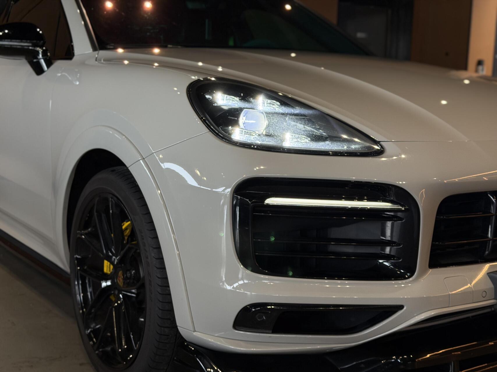 Foto van Porsche Cayenne E-hybrid