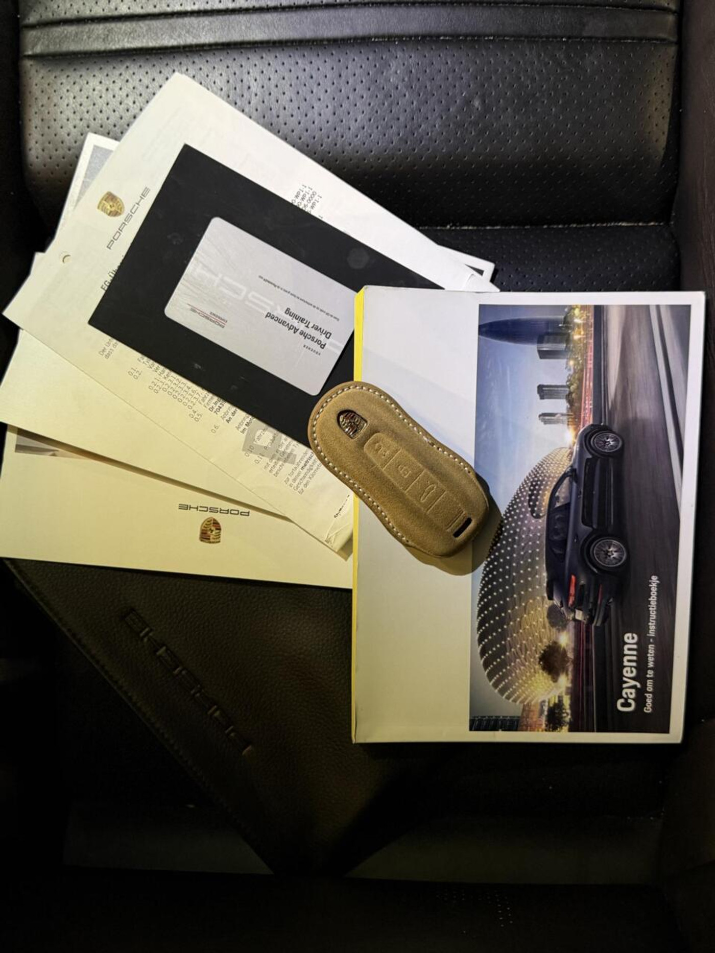 Foto van Porsche Cayenne E-hybrid