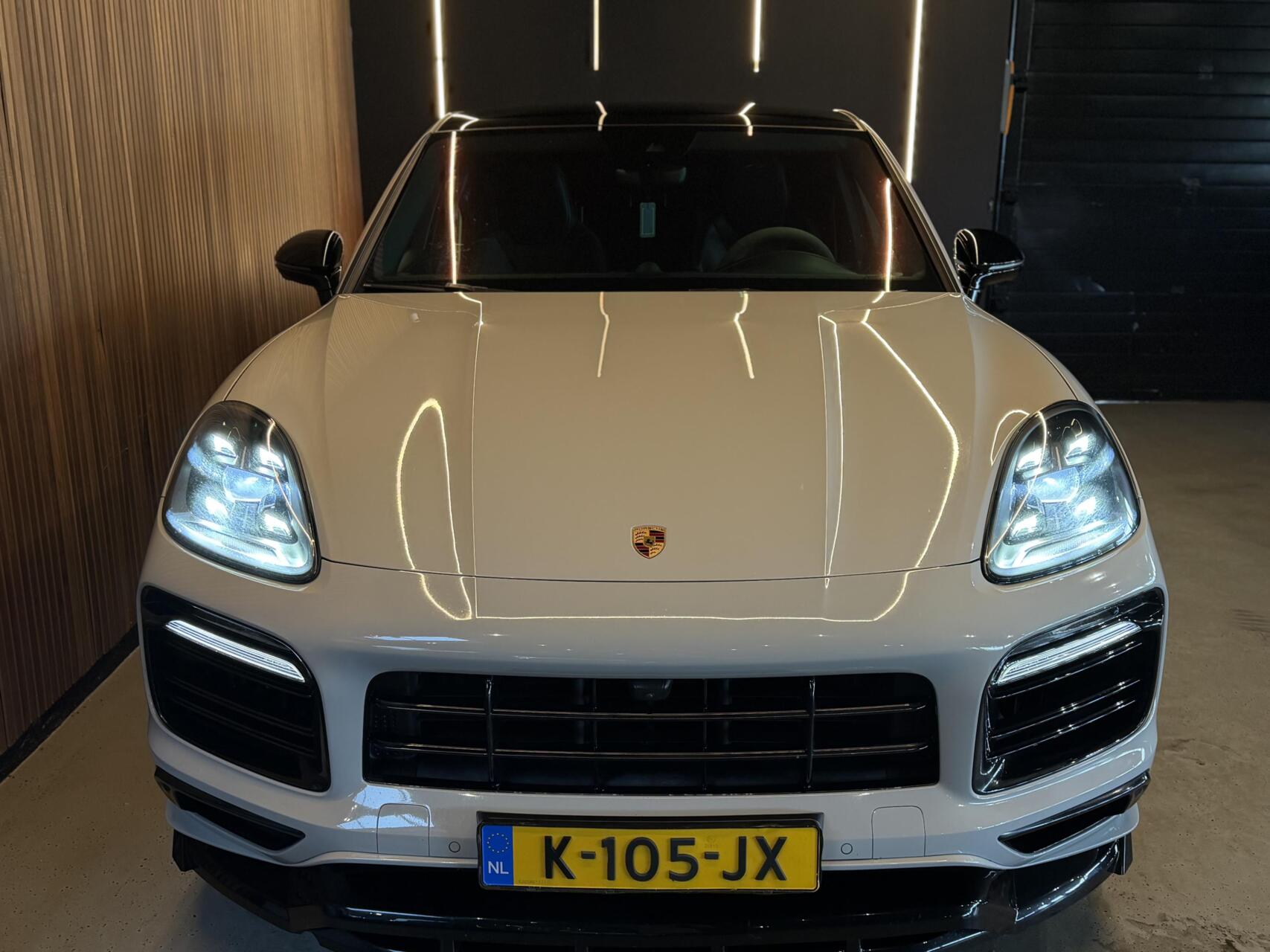 Foto van Porsche Cayenne E-hybrid