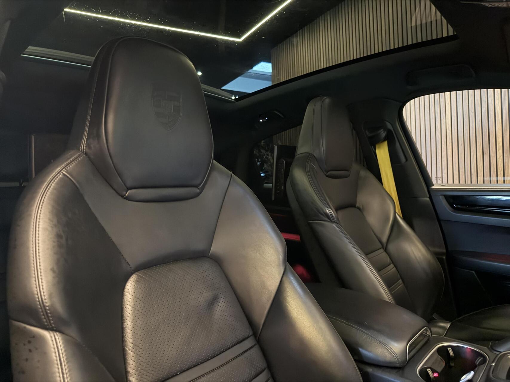 Foto van Porsche Cayenne E-hybrid