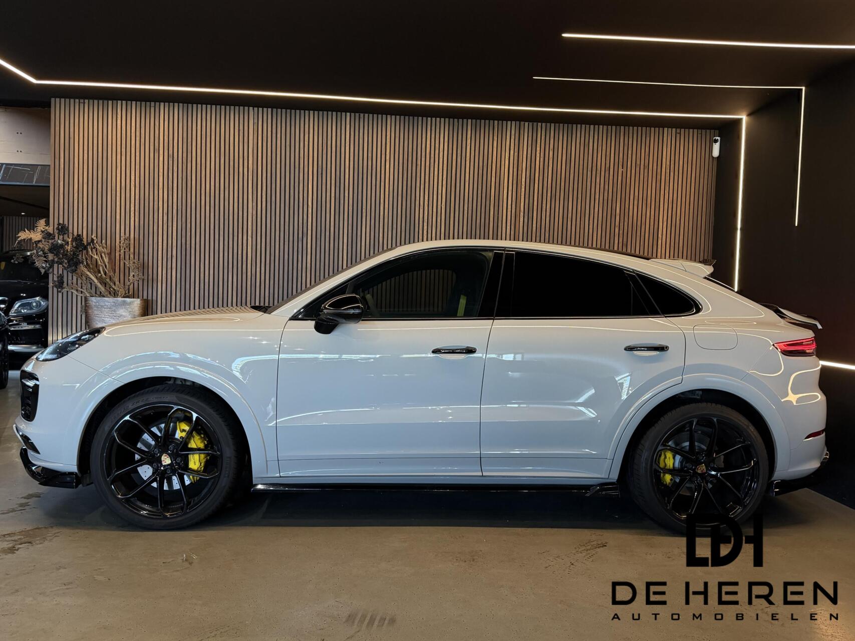 Foto van Porsche Cayenne E-hybrid